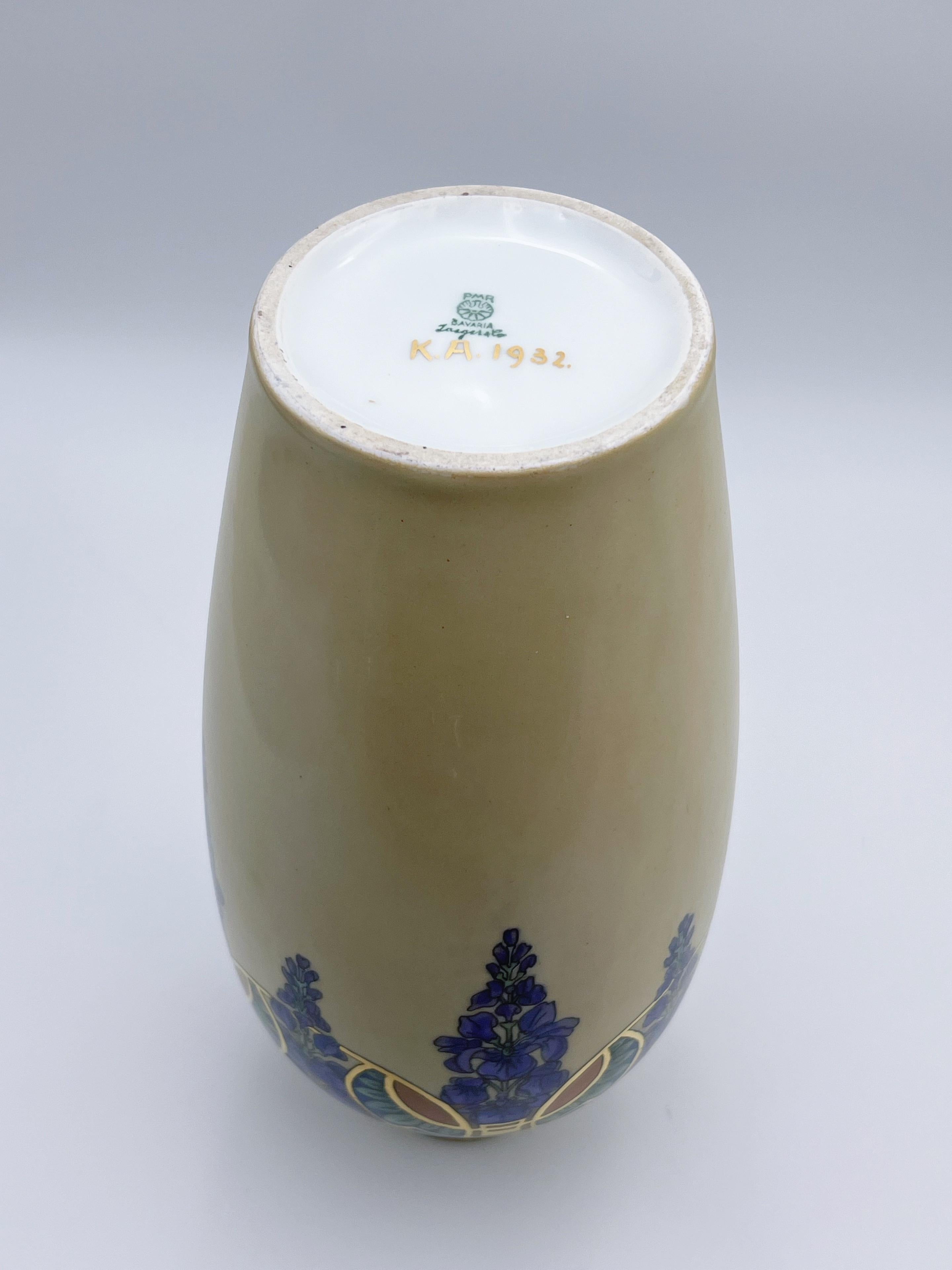 Vase urne Arts & Crafts peint à la main, doré à l'or, signé par l'artiste, daté de 1932 en vente 4