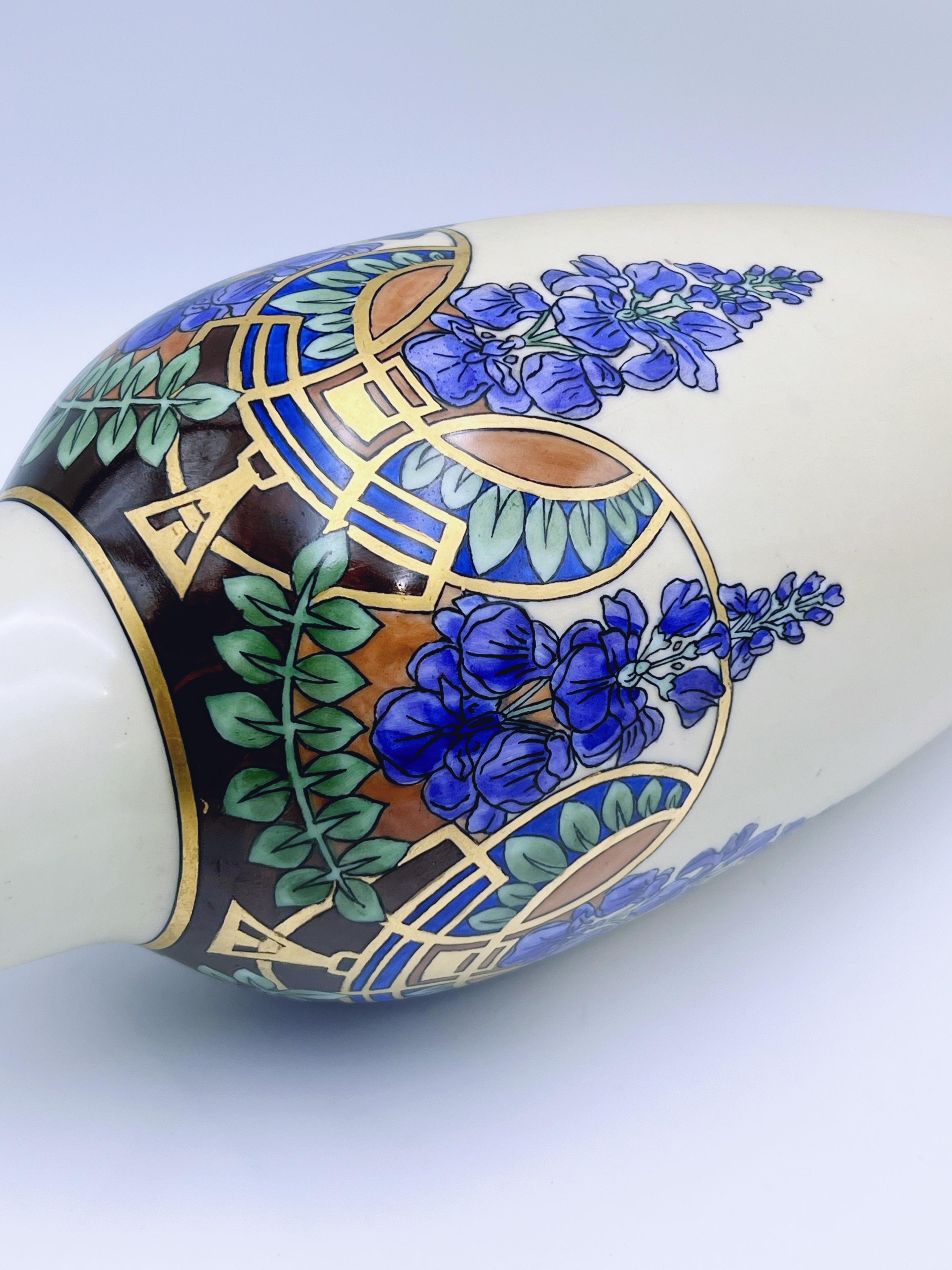 Vase urne Arts & Crafts peint à la main, doré à l'or, signé par l'artiste, daté de 1932 en vente 7