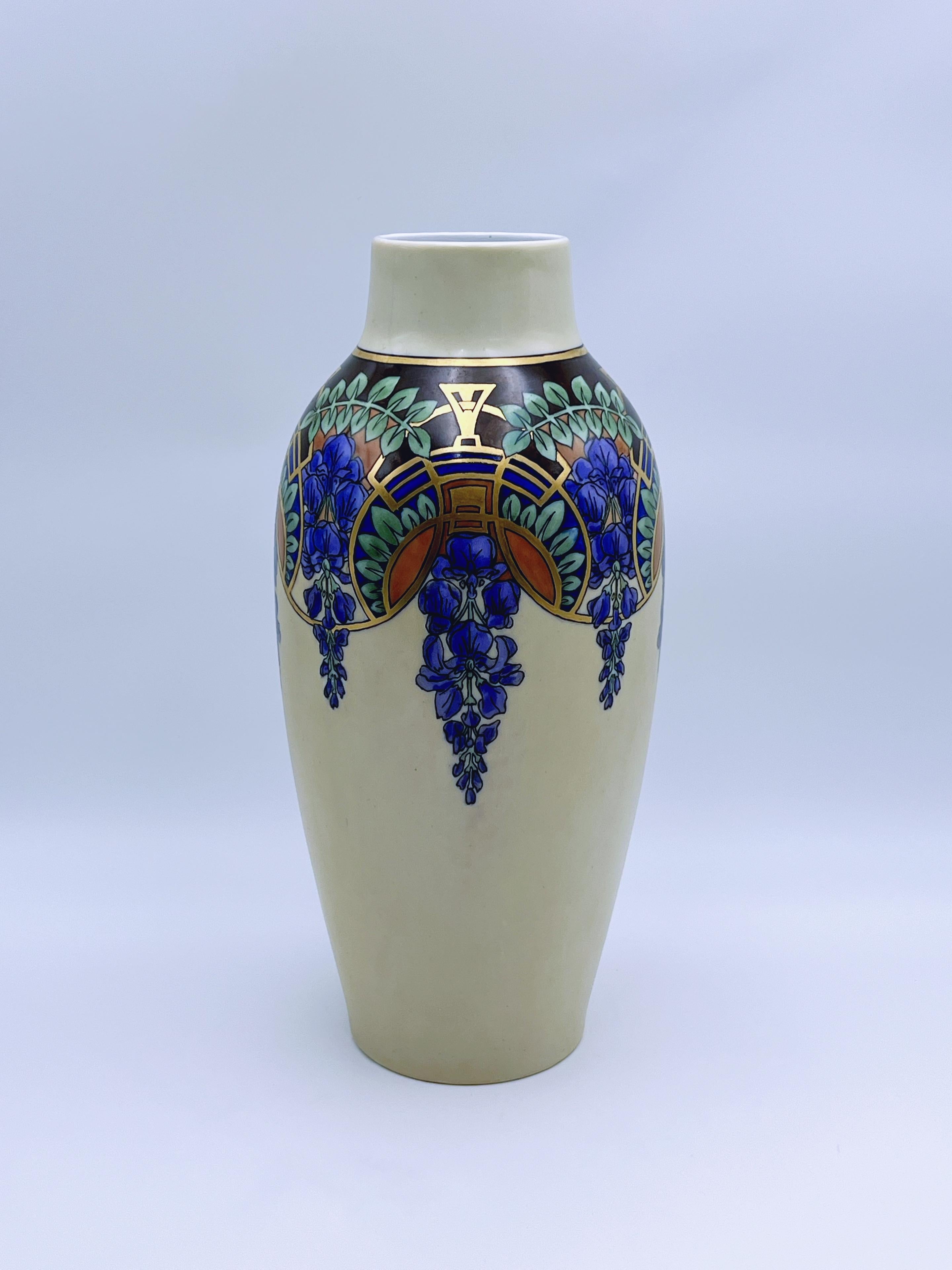 Art nouveau Vase urne Arts & Crafts peint à la main, doré à l'or, signé par l'artiste, daté de 1932 en vente