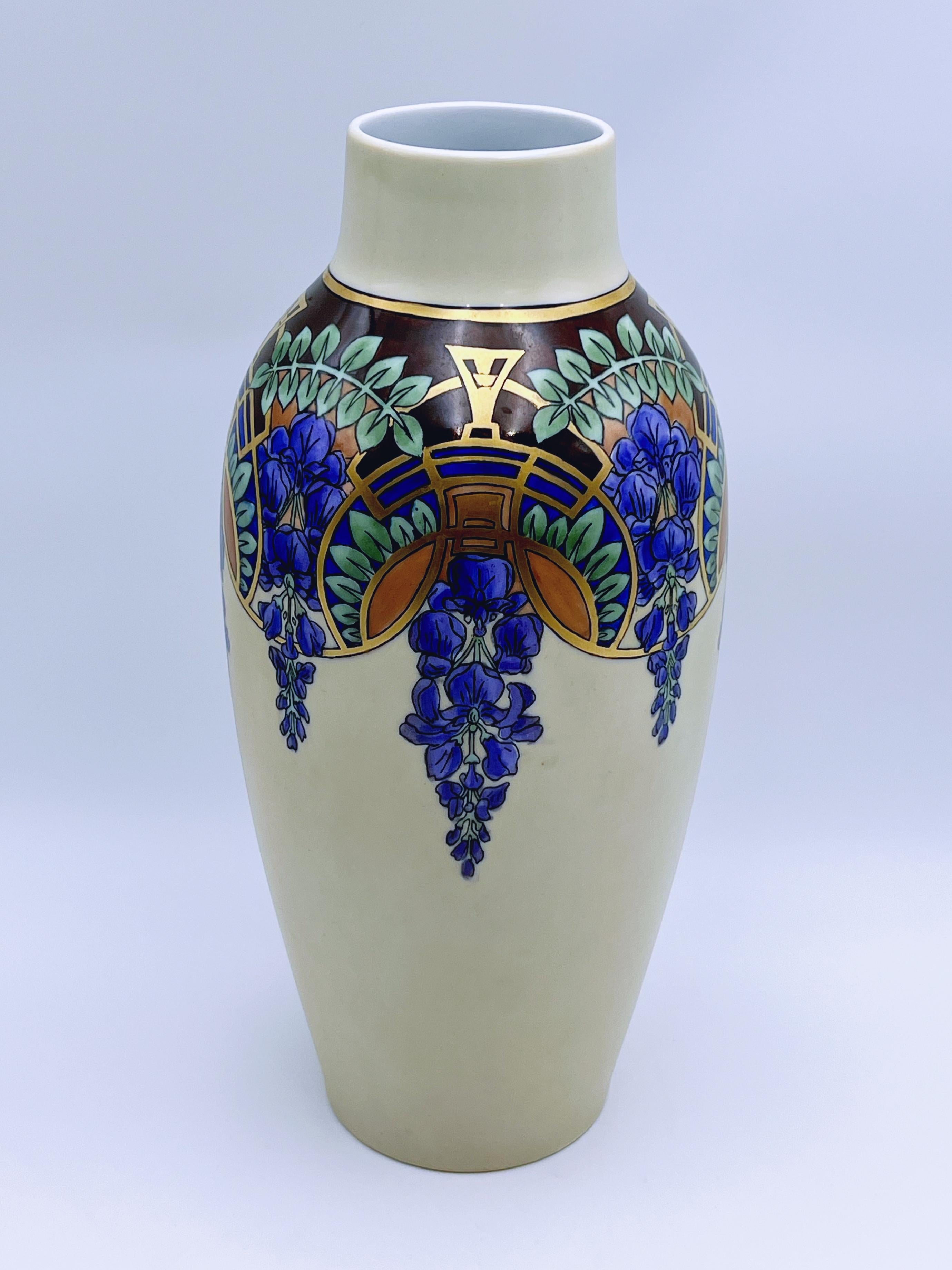 Peint à la main Vase urne Arts & Crafts peint à la main, doré à l'or, signé par l'artiste, daté de 1932 en vente