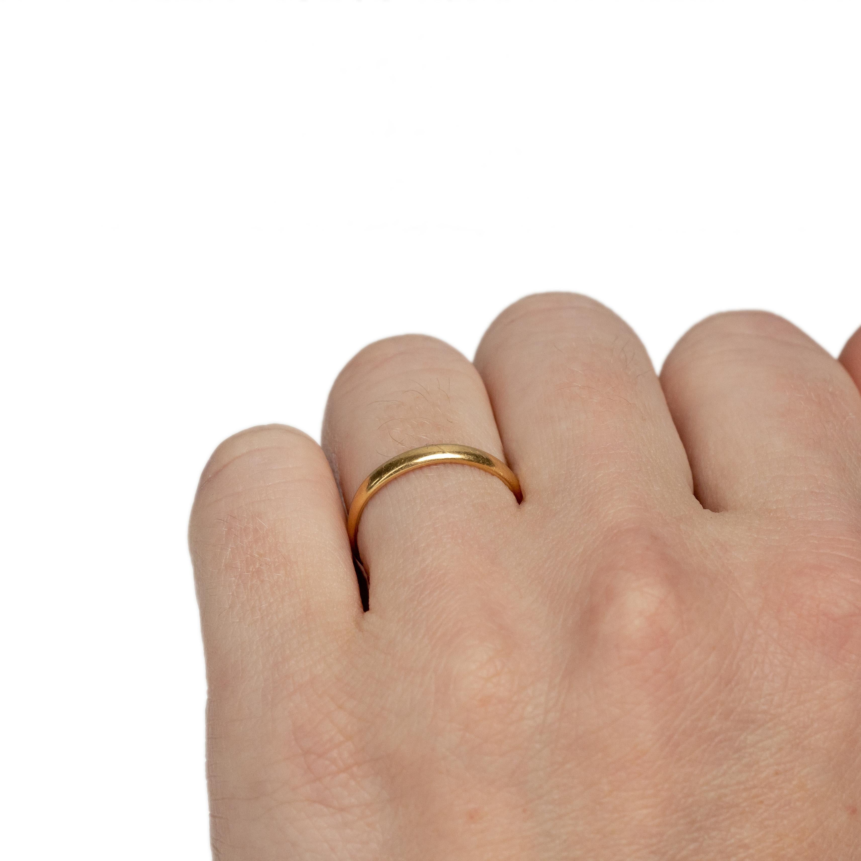Dated 1941's 18K Yellow Gold British Hallmarked 1865 Antique Stackable Band In Good Condition In Addison, TX