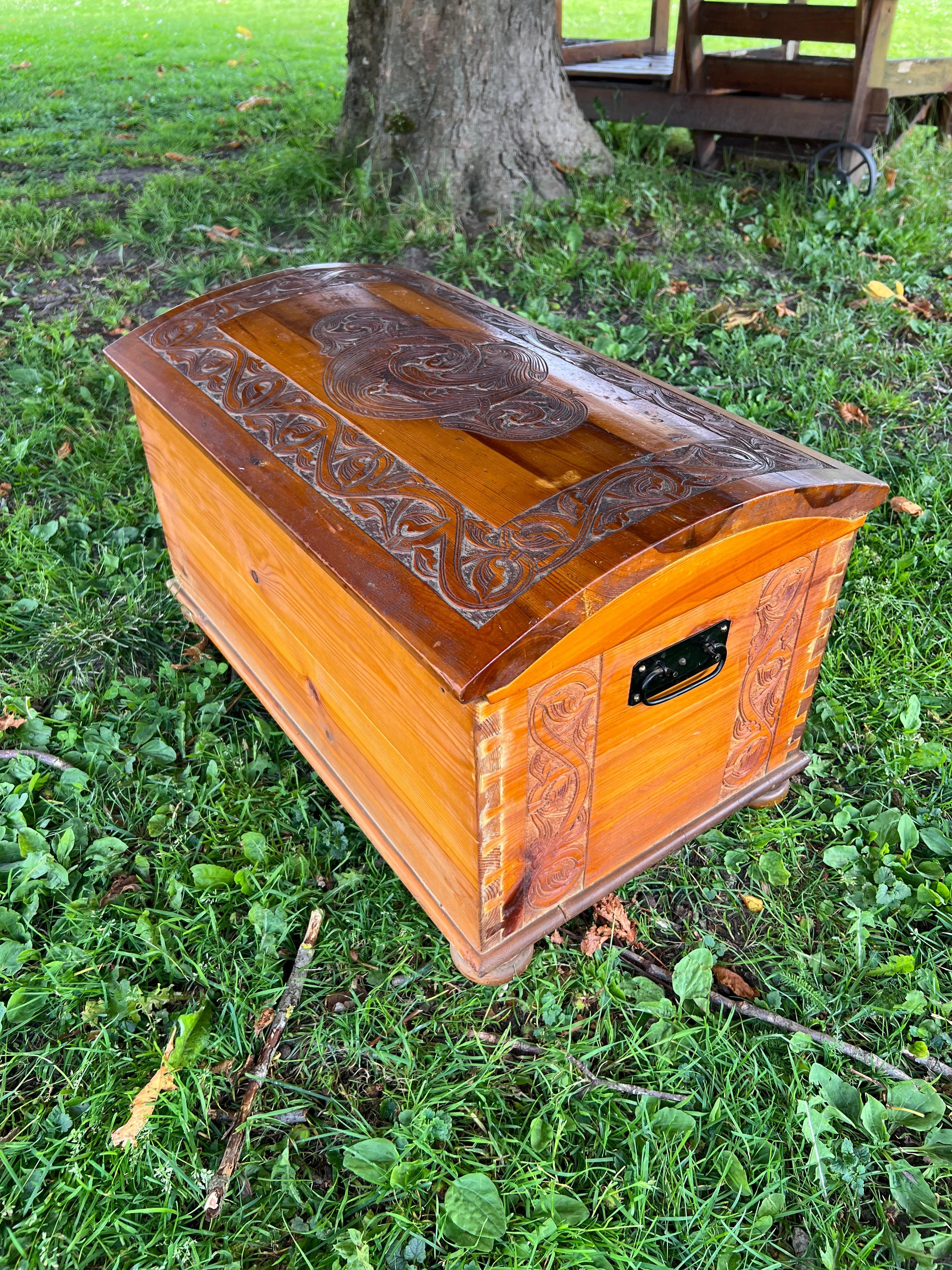 Dated 1942 Handcrafted Nature Pine Trunk by Magnus Dagestad(1865-1957), Norway For Sale 2