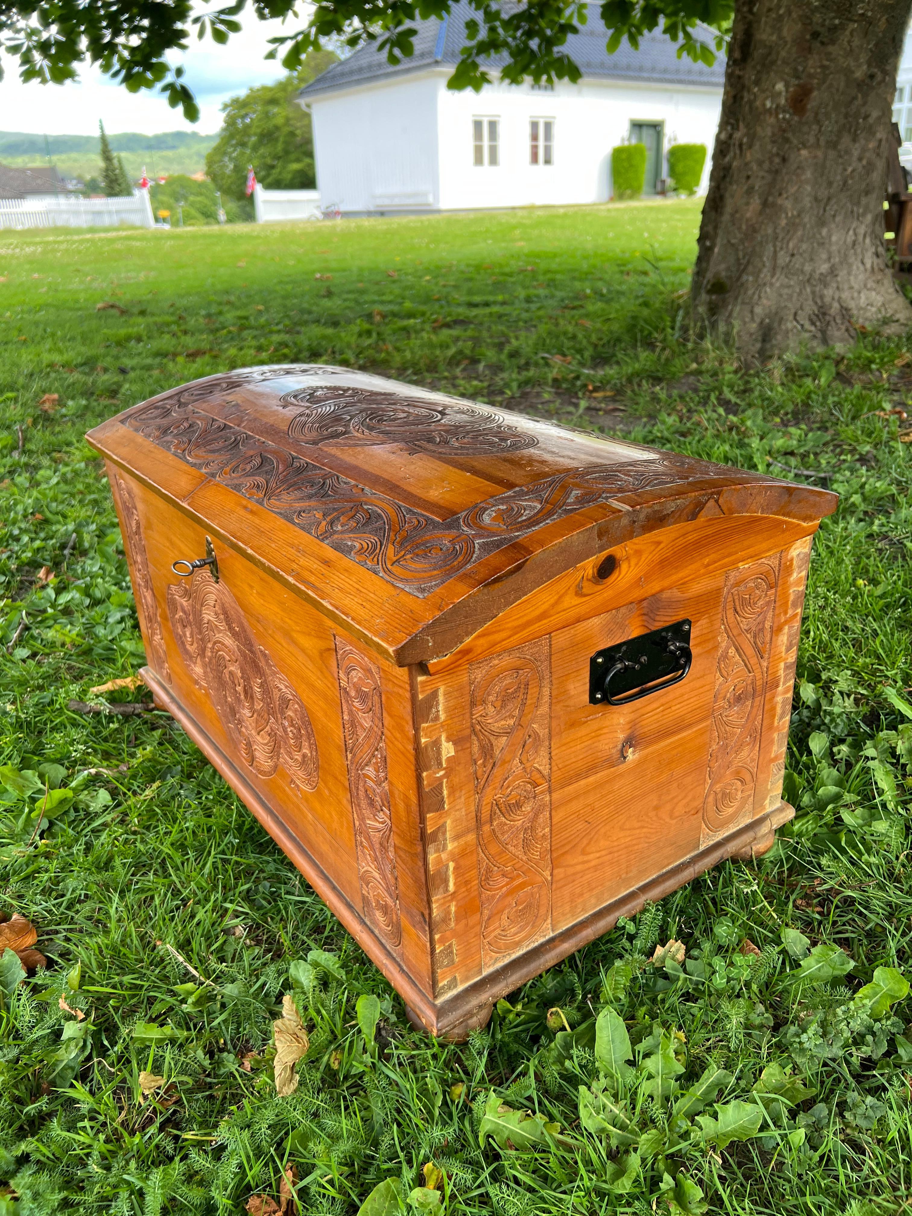 Mid-20th Century Dated 1942 Handcrafted Nature Pine Trunk by Magnus Dagestad(1865-1957), Norway For Sale