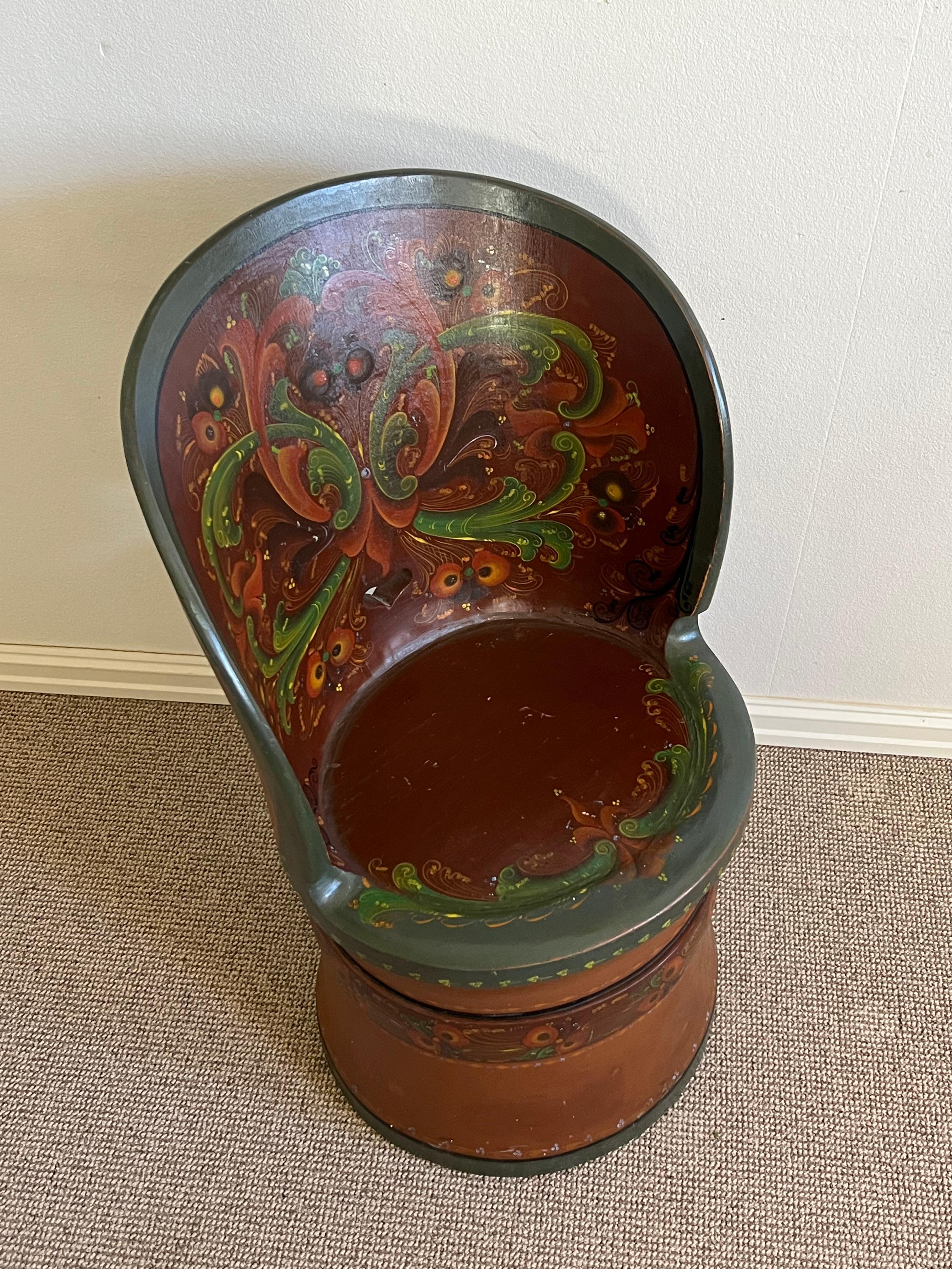 Datiert 1951 Seltener Kubbestol, Telemark Rosemaling von Jon Gjelstad, Norwegen im Angebot 8