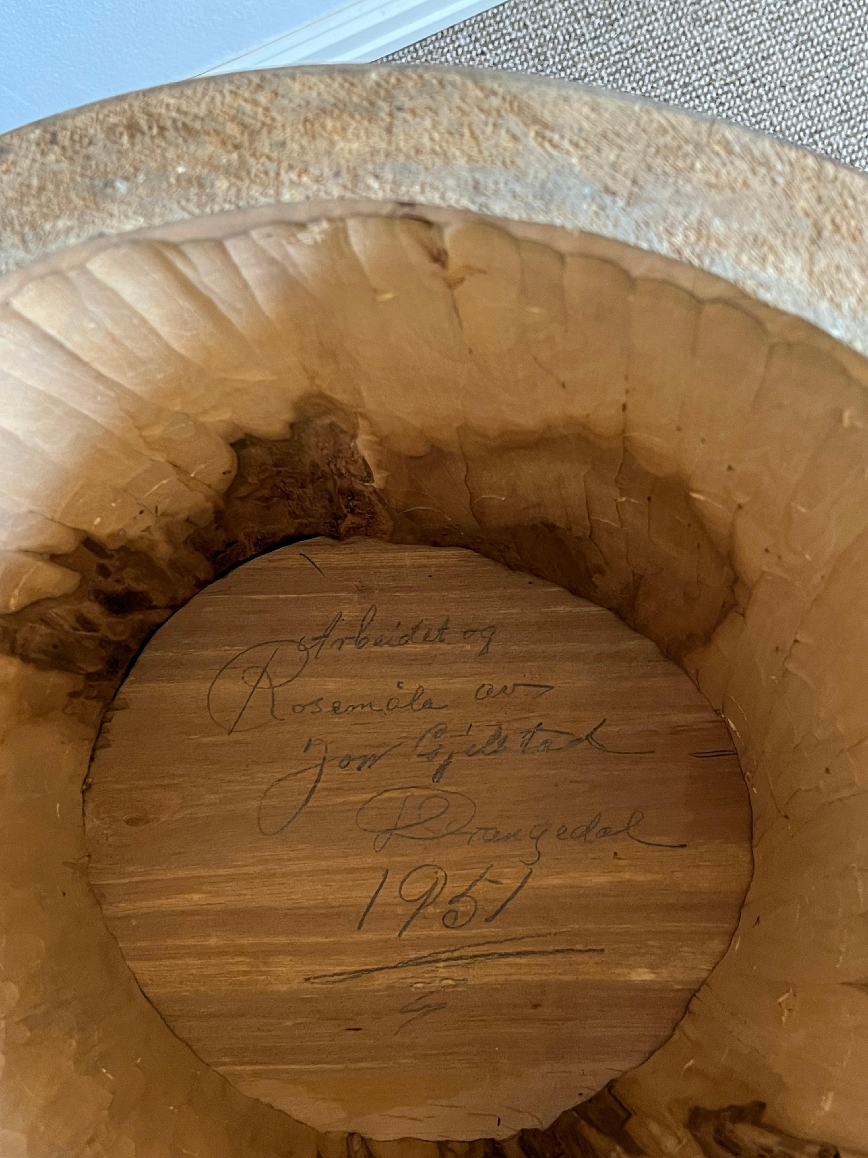 Datiert 1951 Seltener Kubbestol, Telemark Rosemaling von Jon Gjelstad, Norwegen im Angebot 11