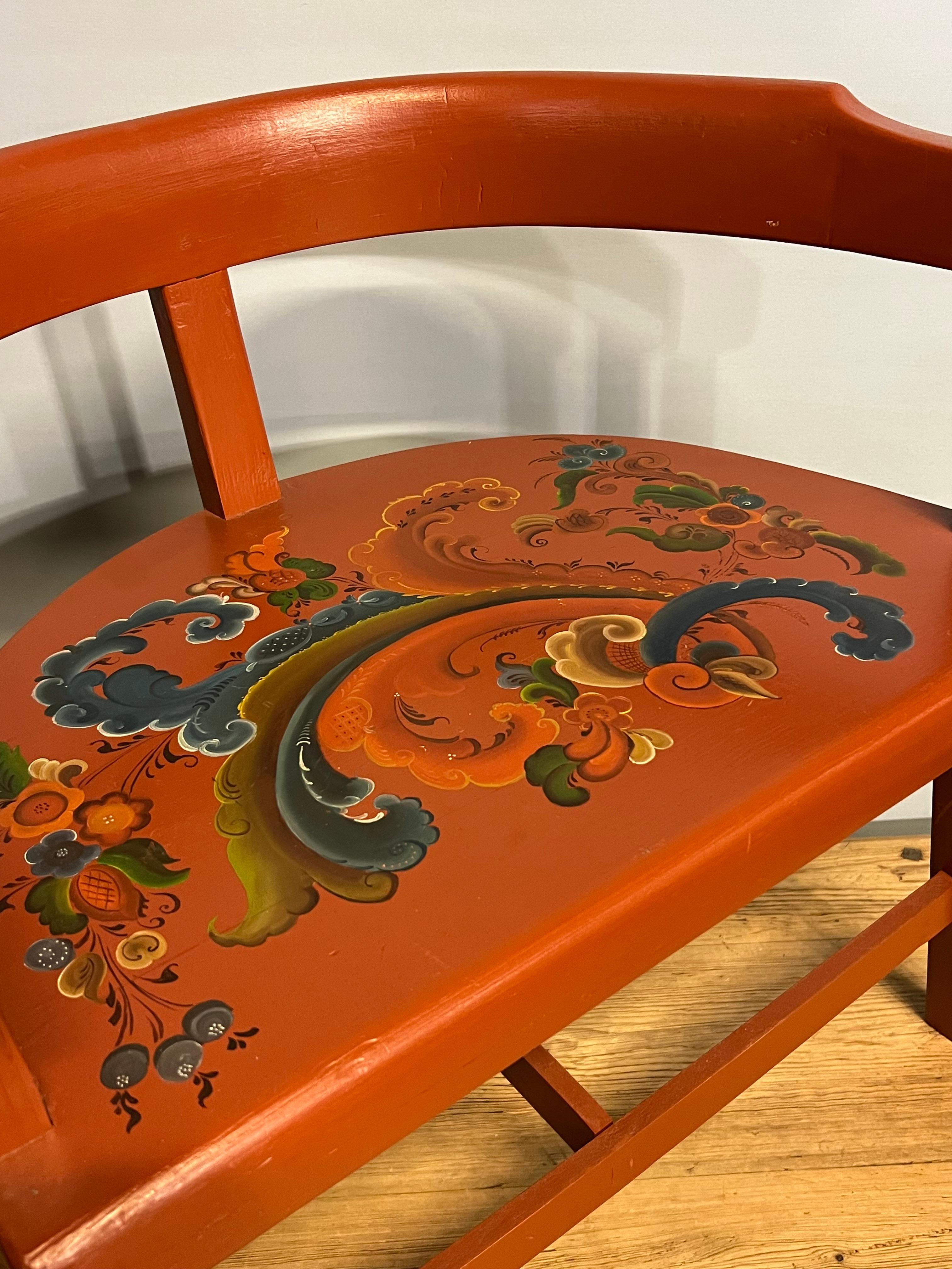 Fauteuil Rosemaling unique, artisanat scandinave, ferme/cabane, daté de 1967 en vente 1