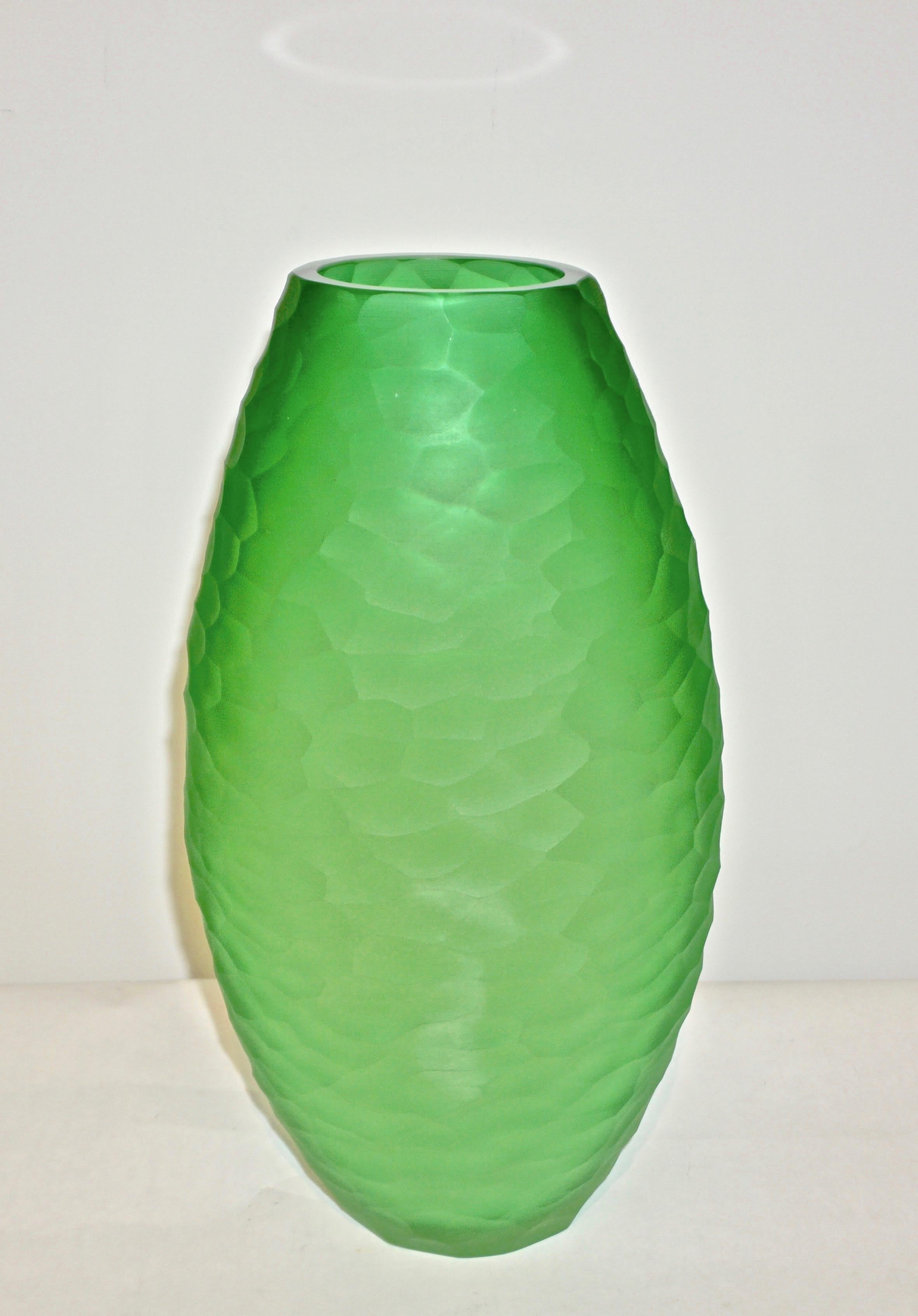 Organic Modern Dated 2007 Modern Apple Green Murano Glass Vase Signed Vivarini & Schiavon