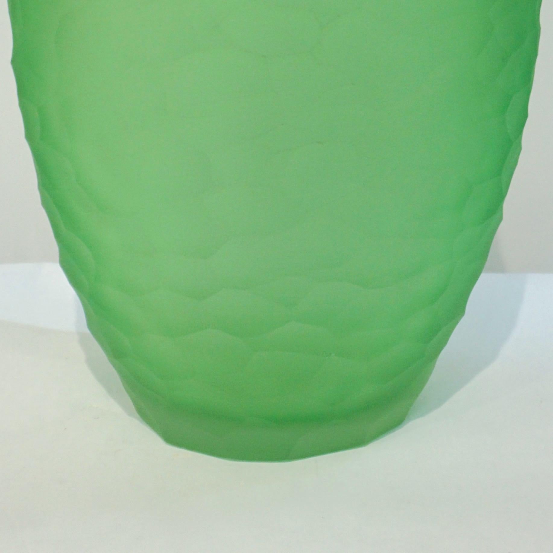 Italian Dated 2007 Modern Apple Green Murano Glass Vase Signed Vivarini & Schiavon