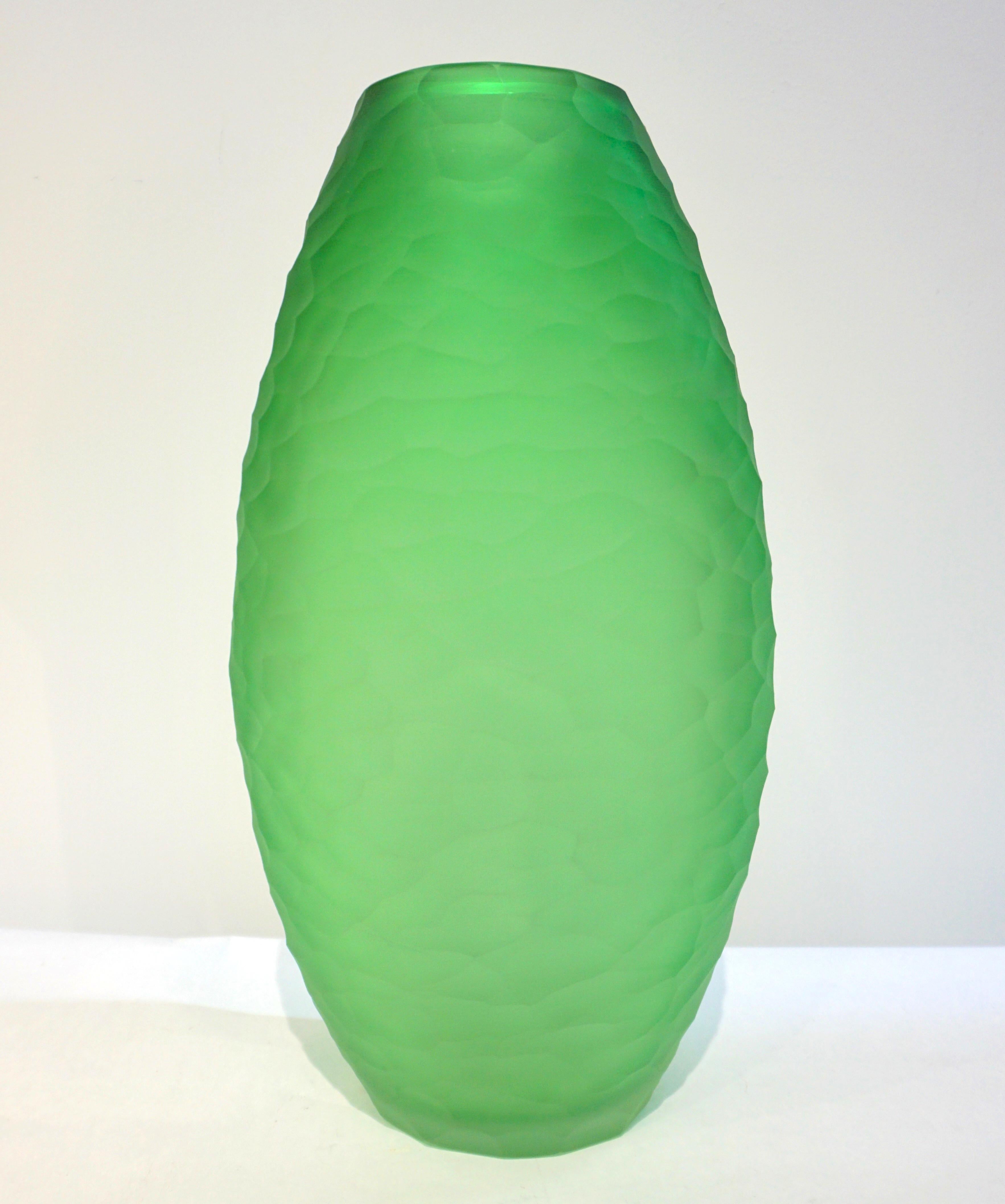 Dated 2007 Modern Apple Green Murano Glass Vase Signed Vivarini & Schiavon 1