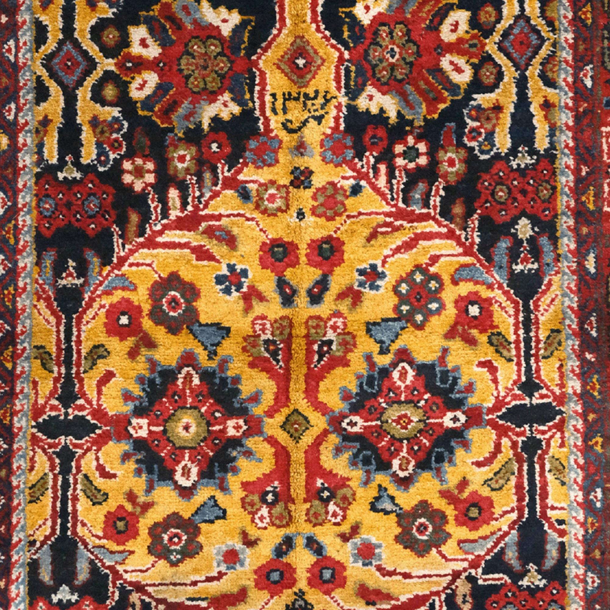 Dated Mahal Langer Teppich (Persisch) im Angebot