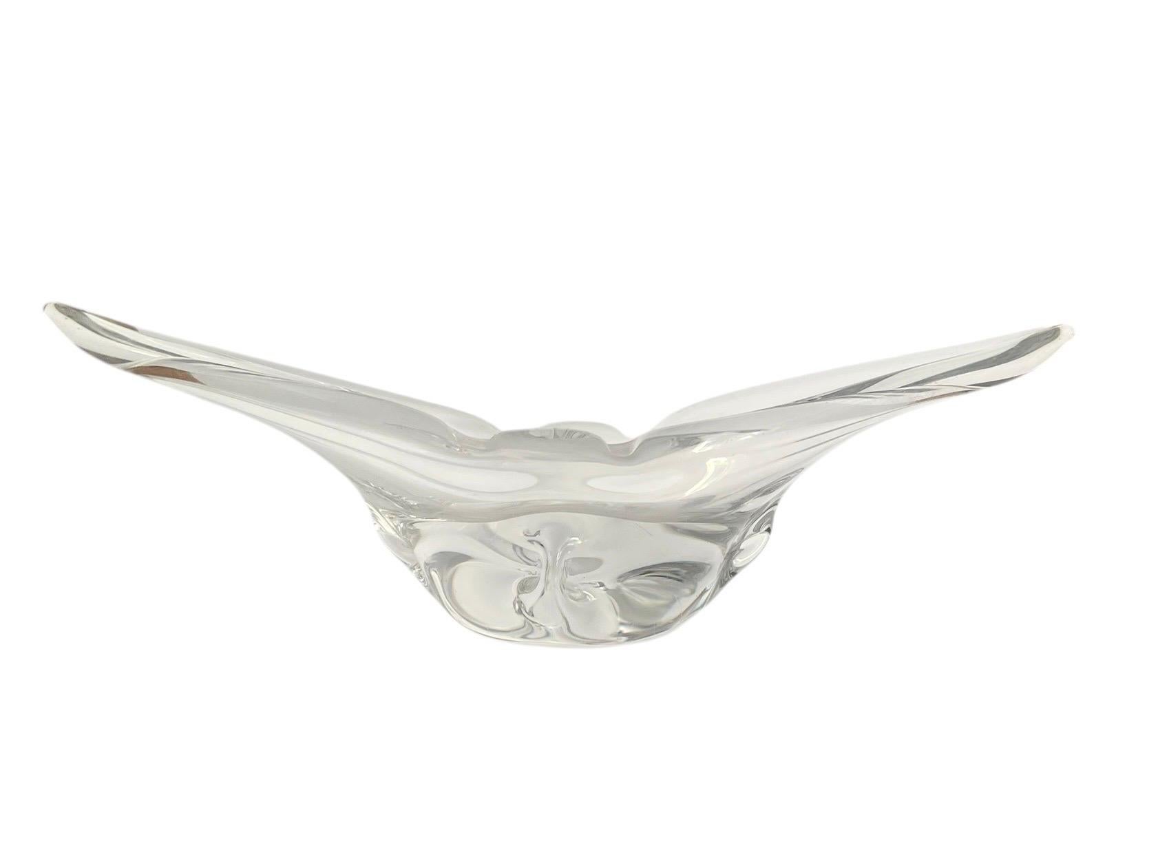 Very pretty crystal bowl, trinket dish, Vide-Poche or centerpiece.
Vintage.
In the style of Daum.

Beautiful French work
1950's - France