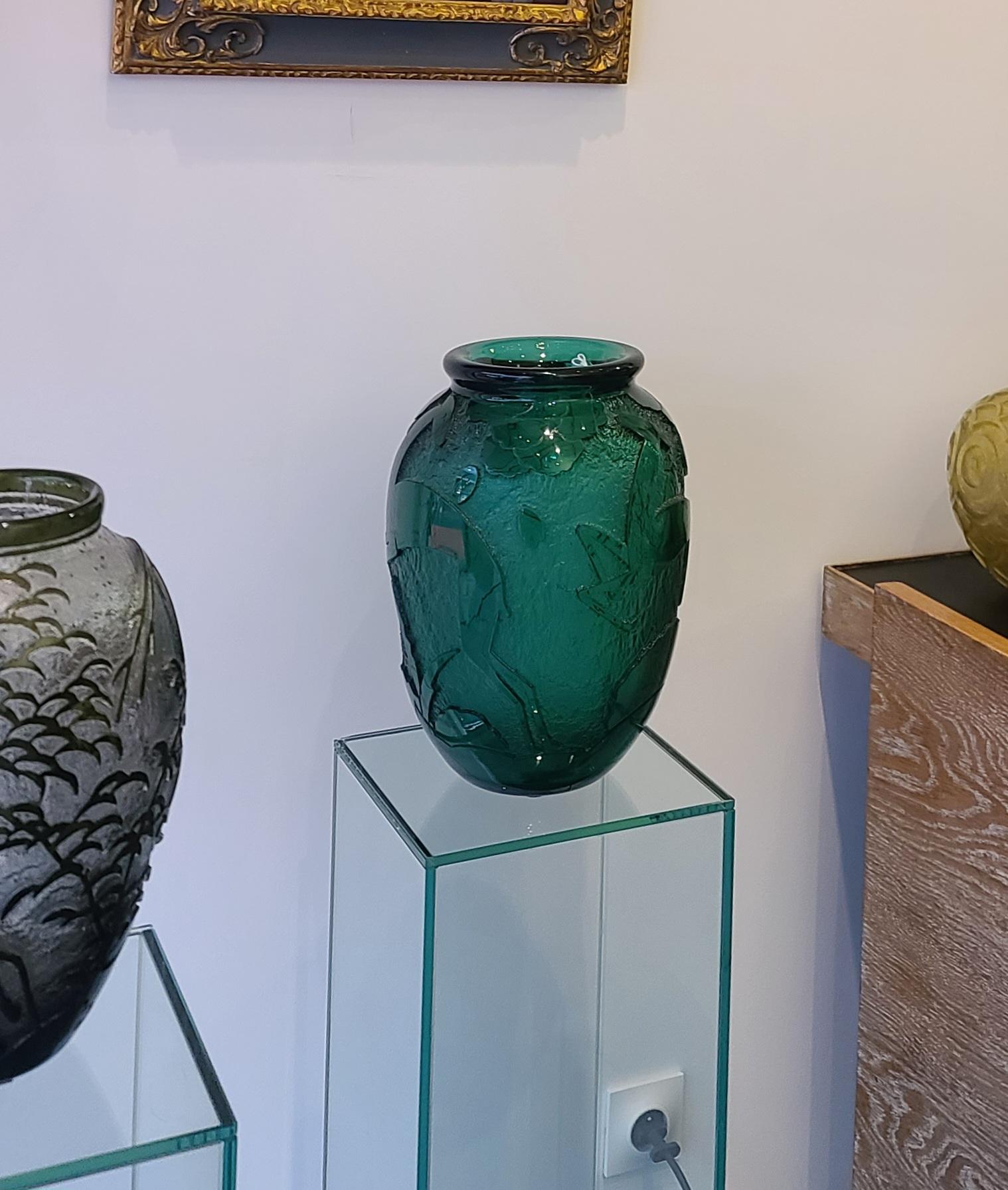 Vetro artistico Vaso in vetro acidato Art Deco di Daum, 1930 circa