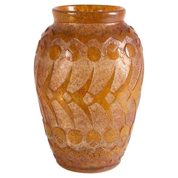 Daum, Vase Art Déco en verre gravé à l'acide, France, Circa 1930