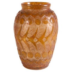 Daum, Vase Art Déco en verre gravé à l'acide, France, Circa 1930