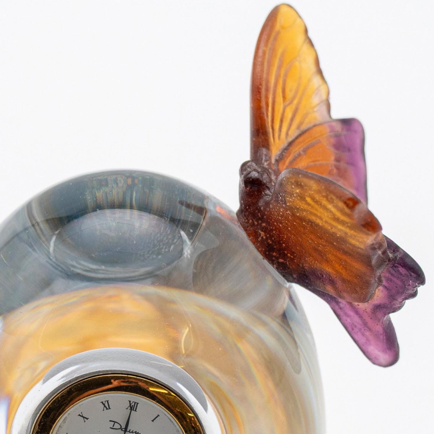 Objeto decorativo bola de cristal de mariposa de Daum Art Glass, Francia Art Nouveau en venta