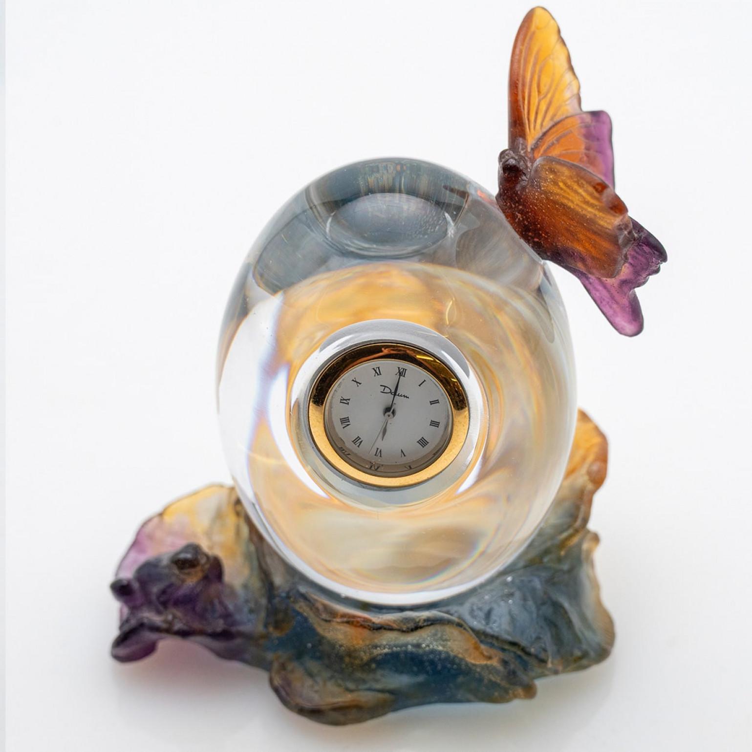 Objeto decorativo bola de cristal de mariposa de Daum Art Glass, Francia Vidrio artístico en venta