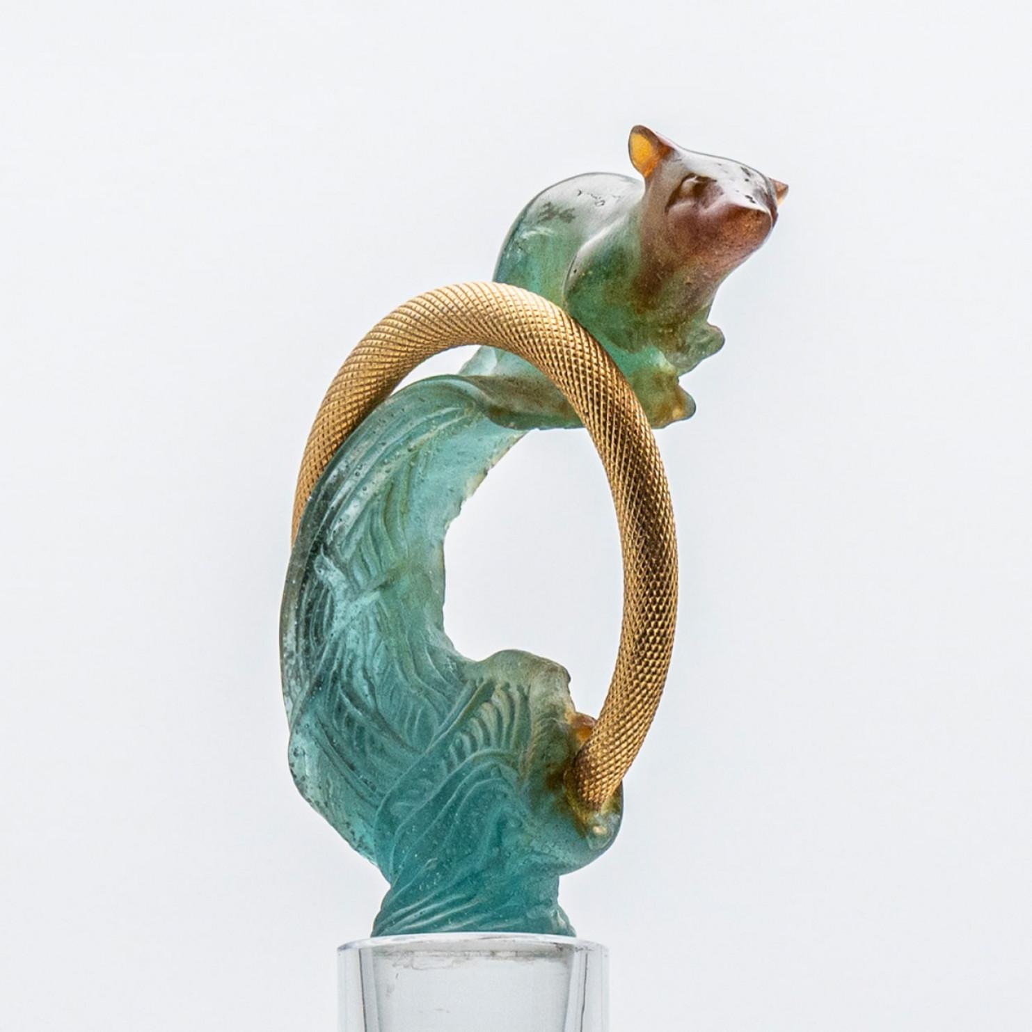 Autre Carafe en verre d'art Daum avec souris sarcelle, France en vente