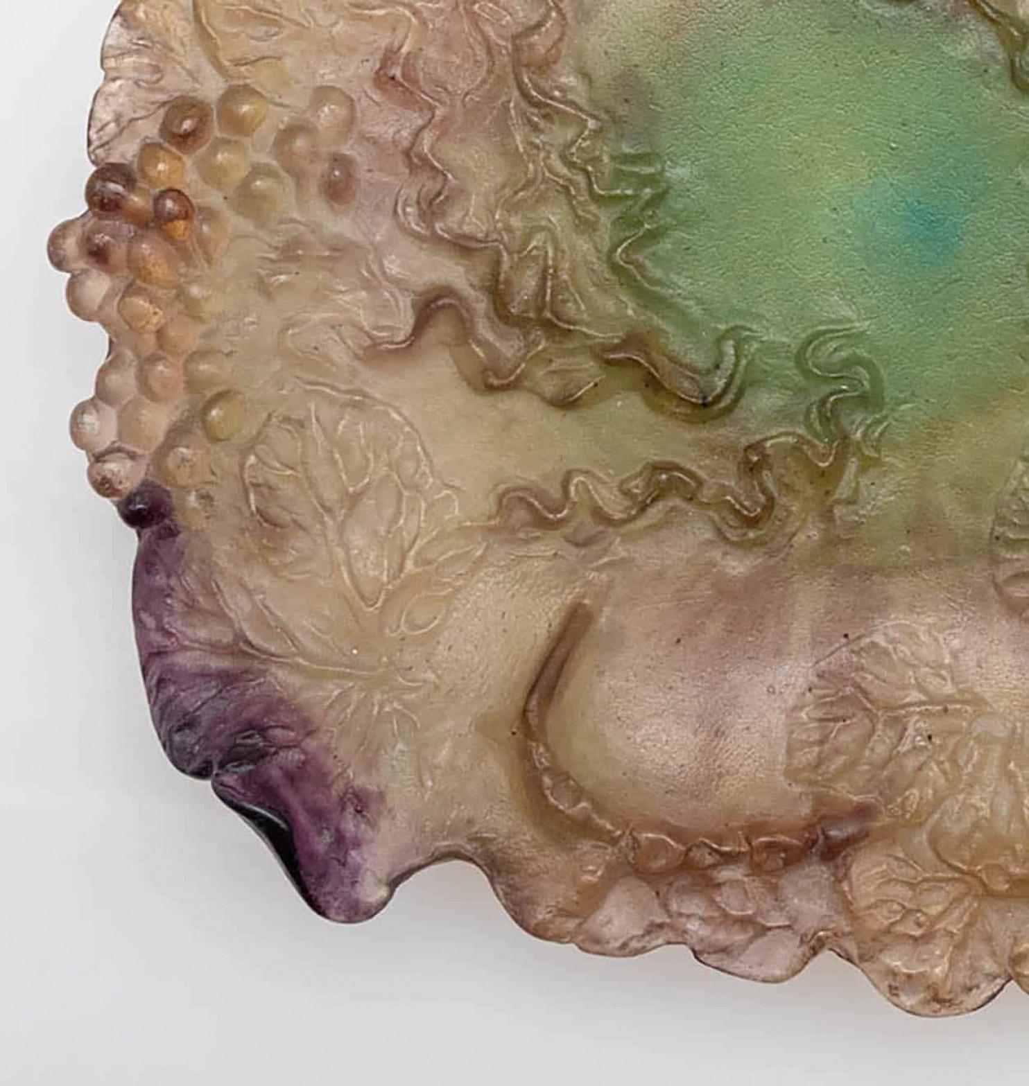 Francese Piatto decorativo in vetro artistico Daum, verde e salmone, Francia in vendita