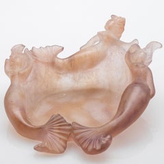 Plato decorativo de cristal artístico de Daum con sirenas de rosa empolvada, Francia