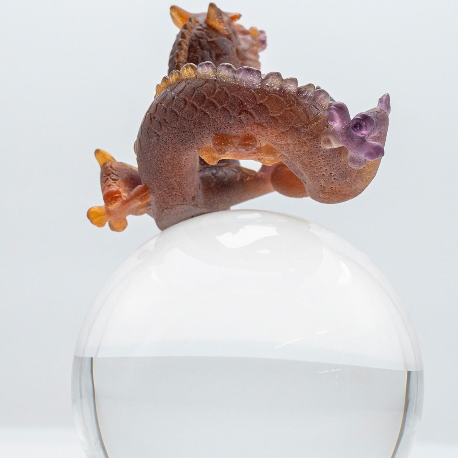 Daum Art Glass Dragon Crystal Ball Dekoratives Objekt, Frankreich (Französisch) im Angebot