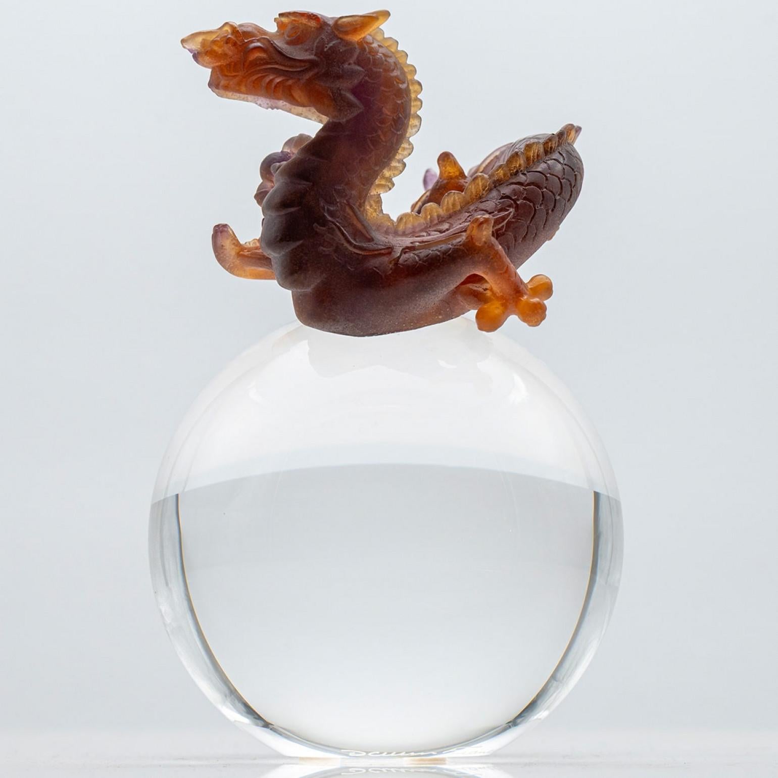 Daum Art Glass Dragon Crystal Ball Dekoratives Objekt, Frankreich im Zustand „Gut“ im Angebot in Rijssen, NL