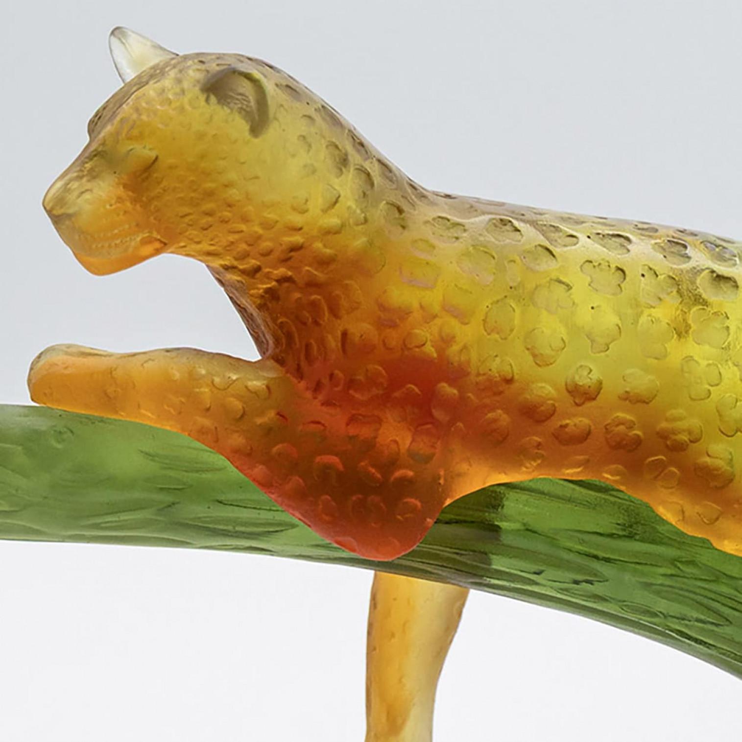 Francese Scultura Panter su albero in vetro artistico Daum, Francia in vendita