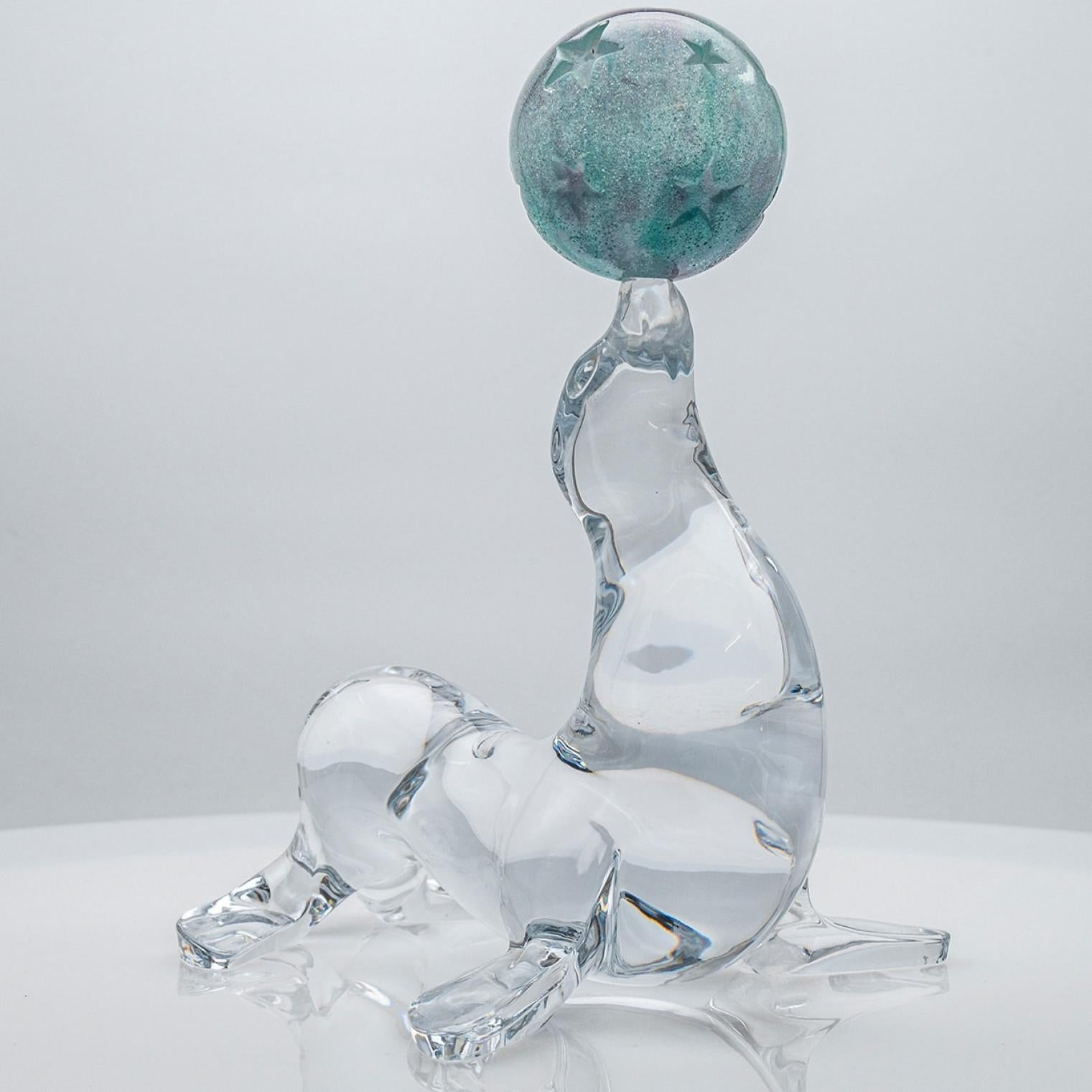 Art Nouveau Scultura in vetro Daum Art Glass Seal Teal Ball and Clear Glass, Francia in vendita