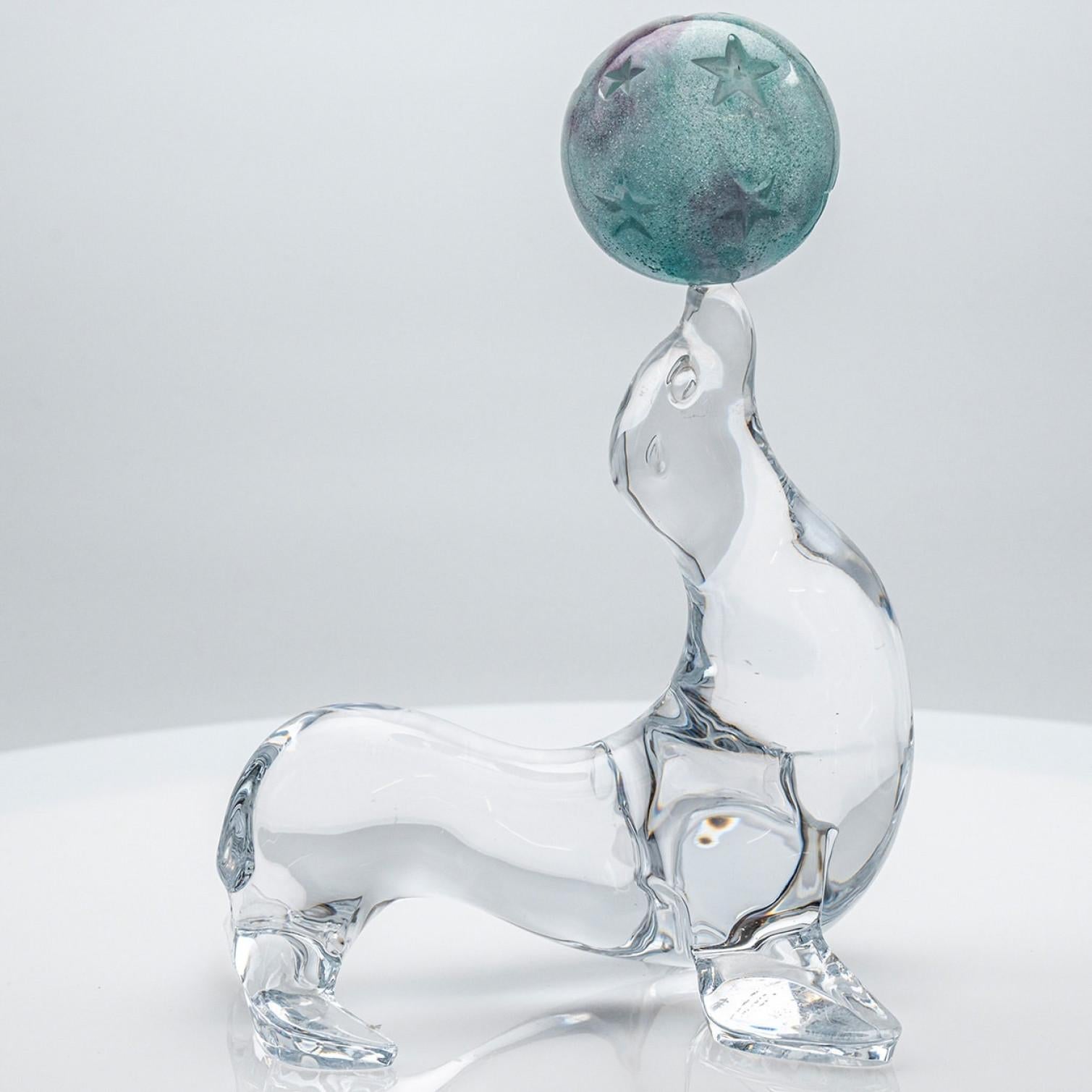 Daum Art Glass Seal Teal Glass Ball and Clear Glass Sculpture, Frankreich (Sonstiges) im Angebot