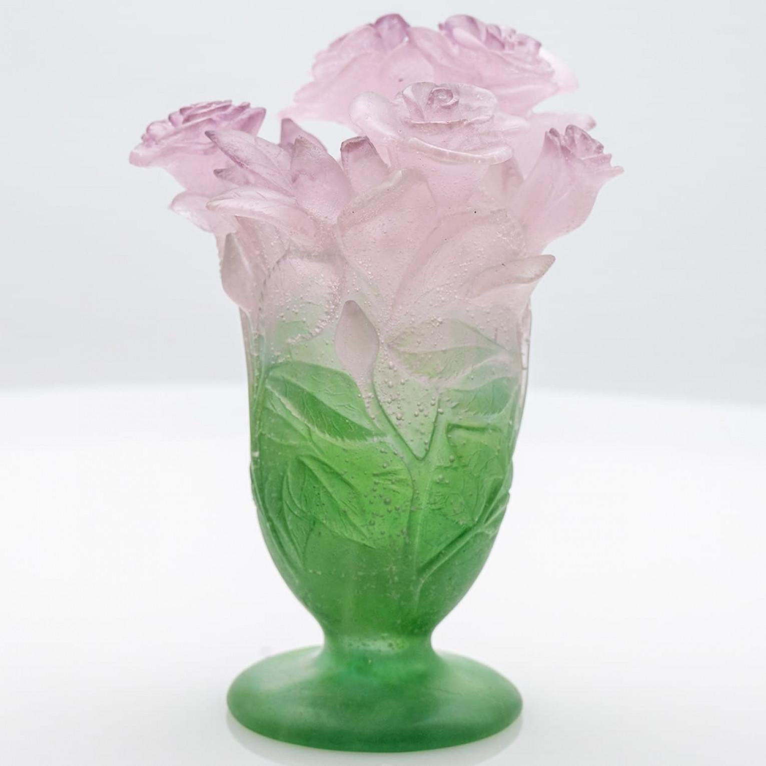 Autre Daum Vase en verre d'art Roses Rose Vert, France en vente