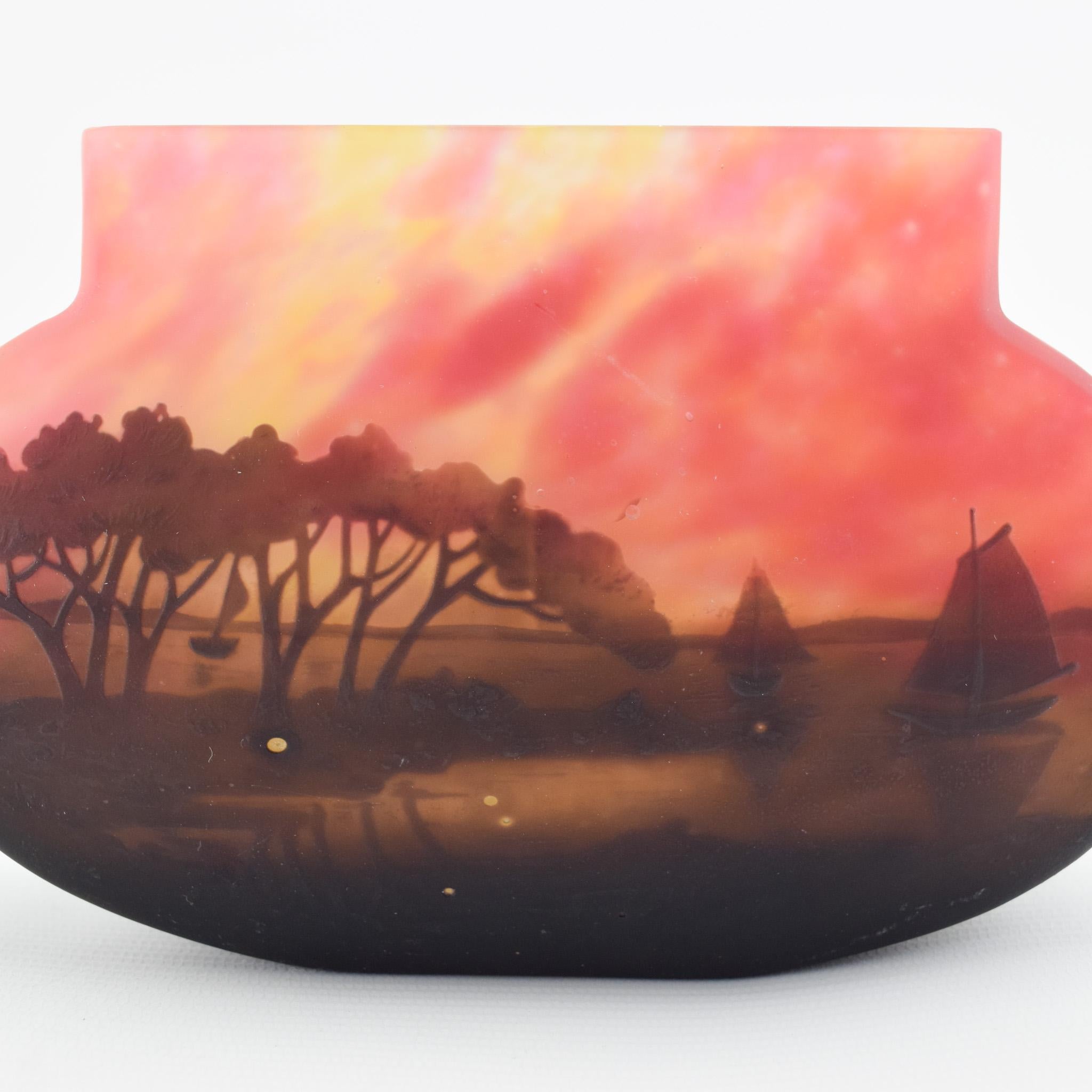 Vaso da paesaggio in vetro cammeo Daum C1910 in vendita 4