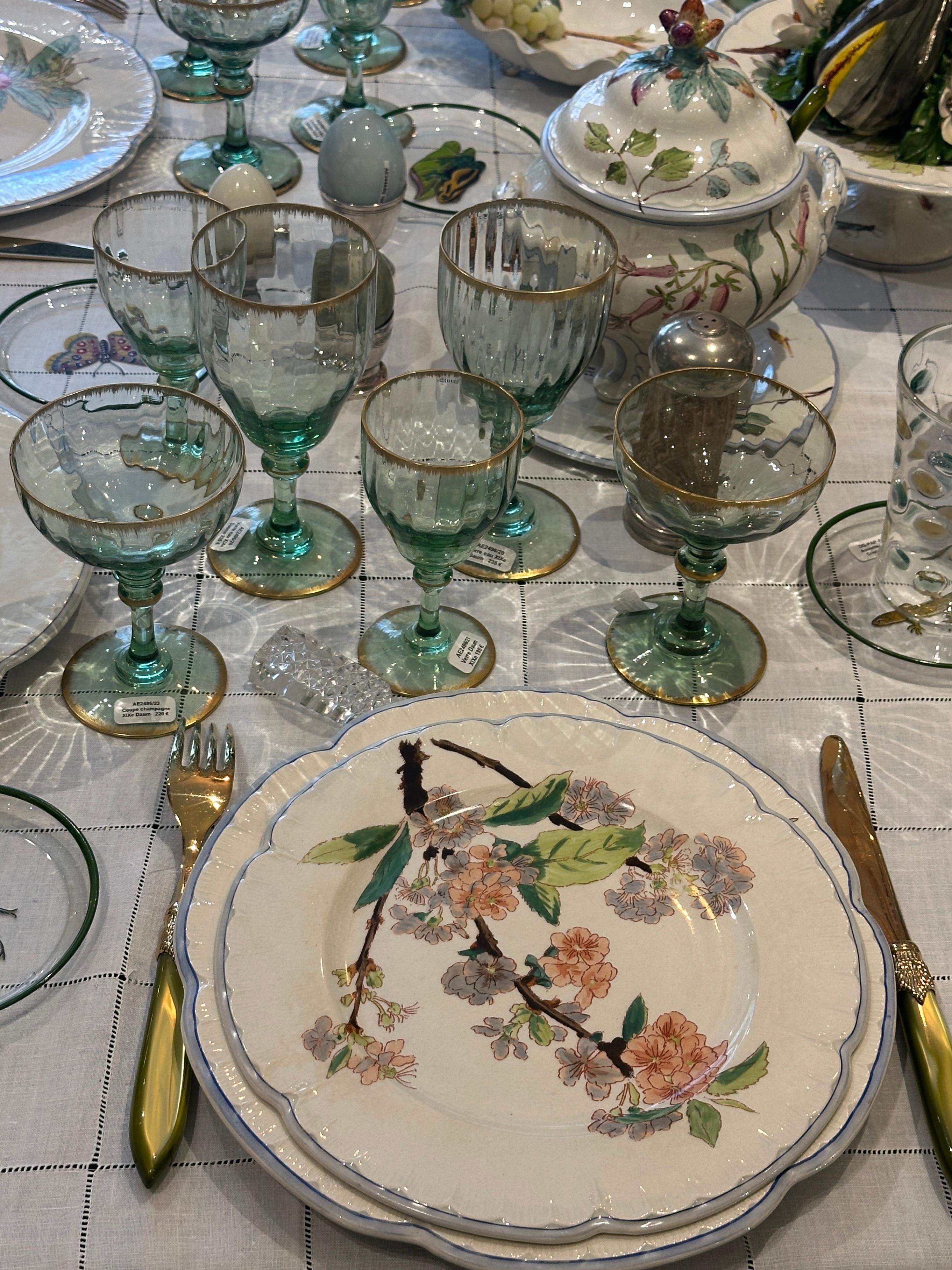 Daum champagne glass, Art Nouveau period, Nancy manufacture, circa 1900 For Sale 4