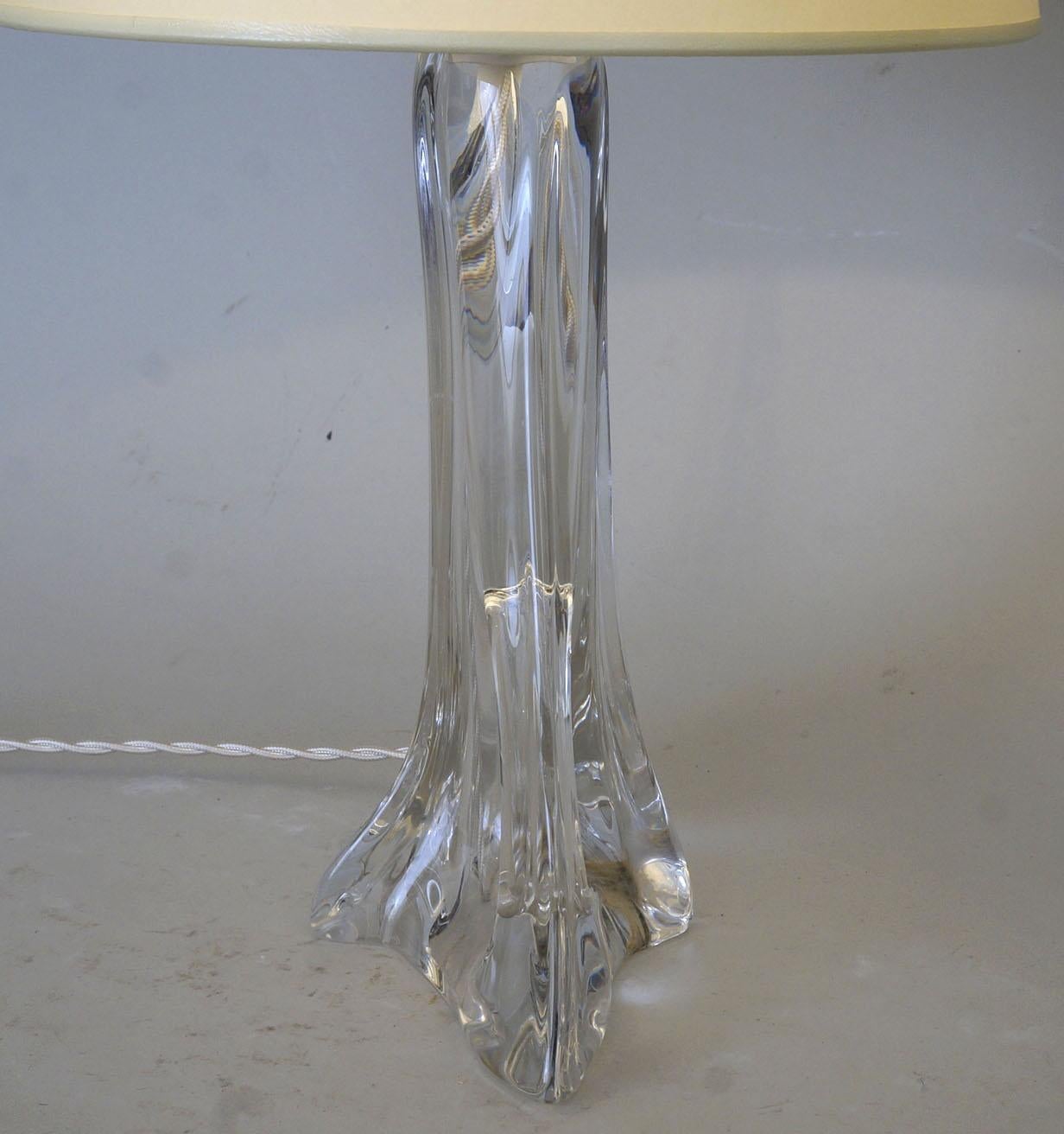 Crystal lamp by Daum signed on the base Daum France.
Custom-made fabric lampshades.
Rewired with twisted silk cord.
US standard plug on request.

Measures: Ceramic 25 cm - 9.9 in.
Height with lampshade 44 cm - 17.3 in.