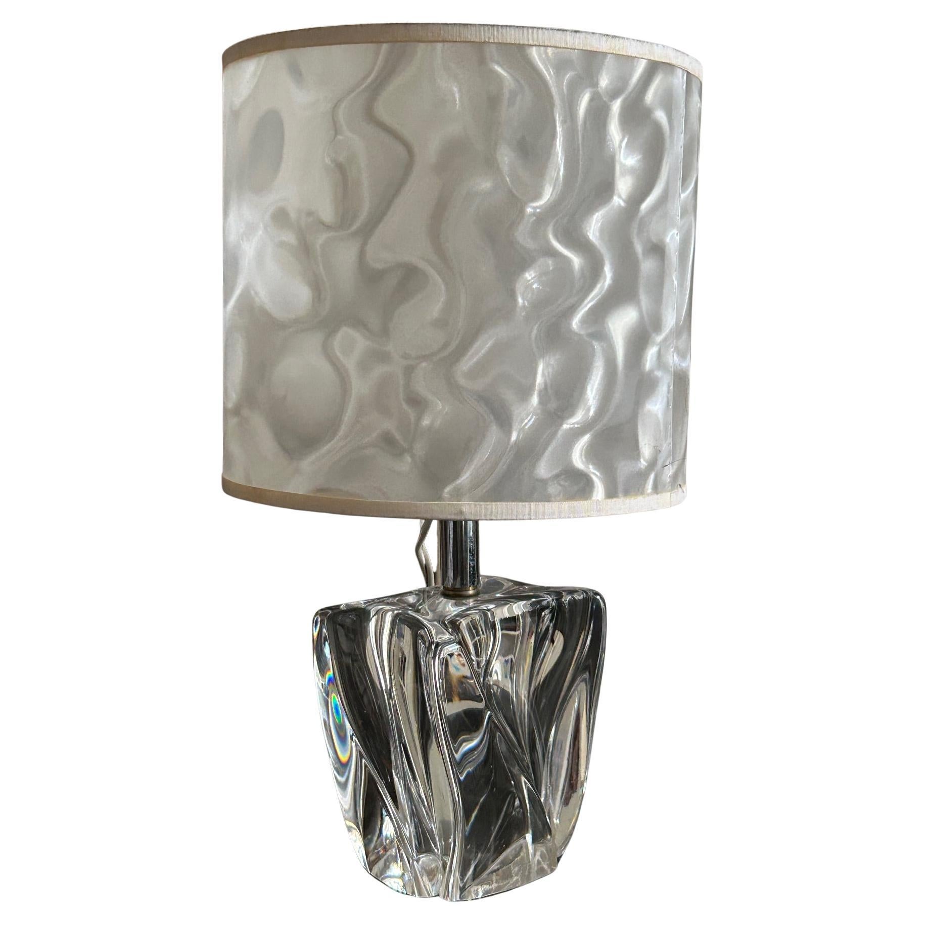 Beautiful crystal table lamp signed Daum , Nancy handcrafted in the 1960's / 1970's 
Modern lampshade with a celluloid effect