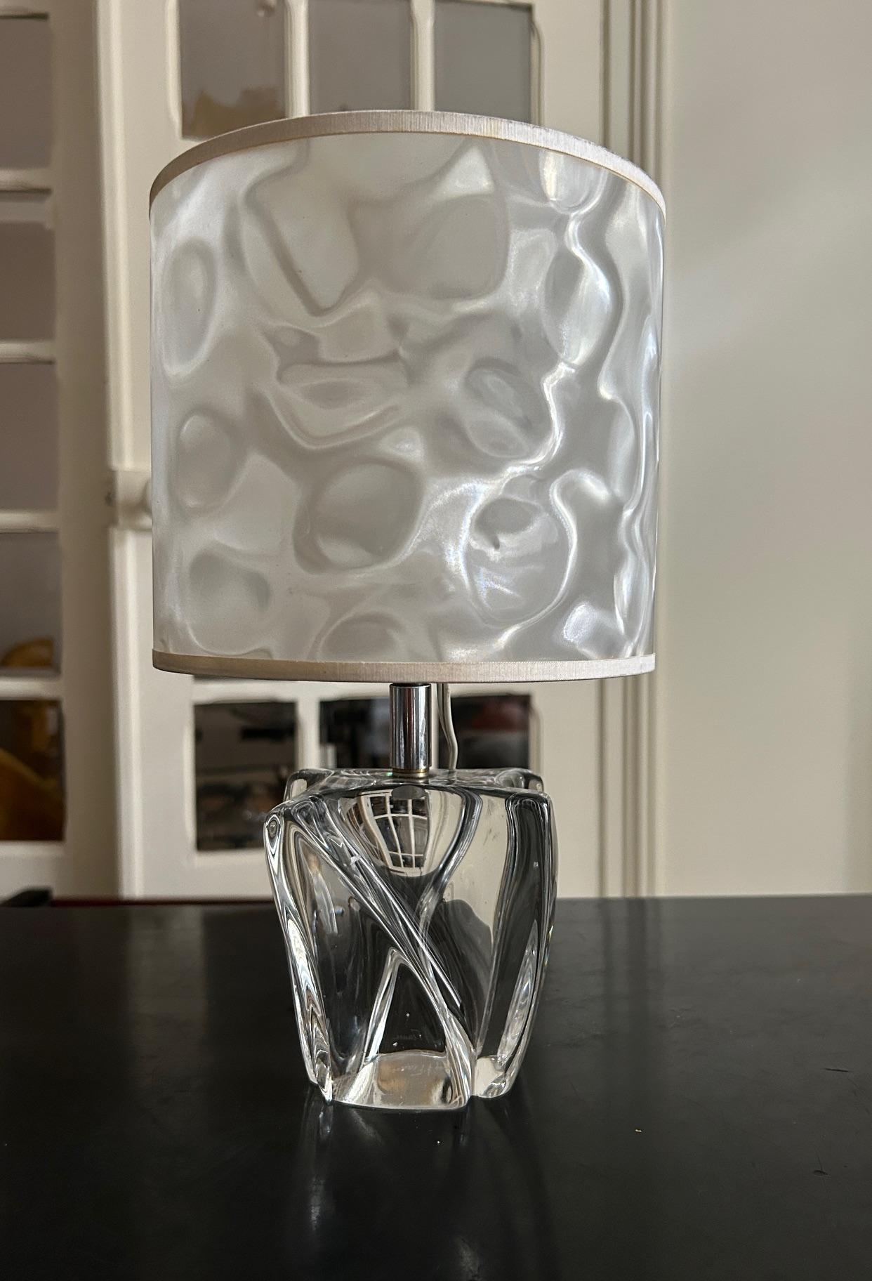 Mid-Century Modern Daum crystal table lamp en vente