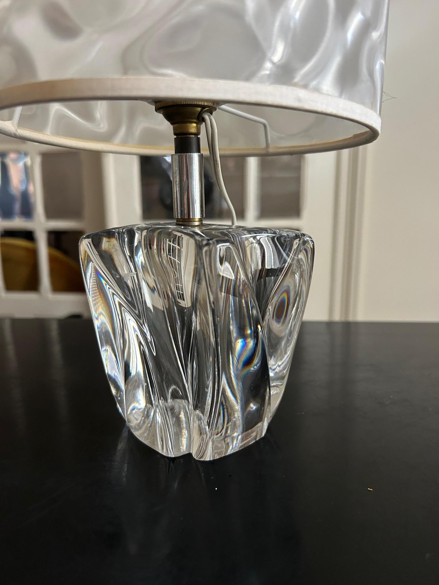 Français Daum crystal table lamp en vente