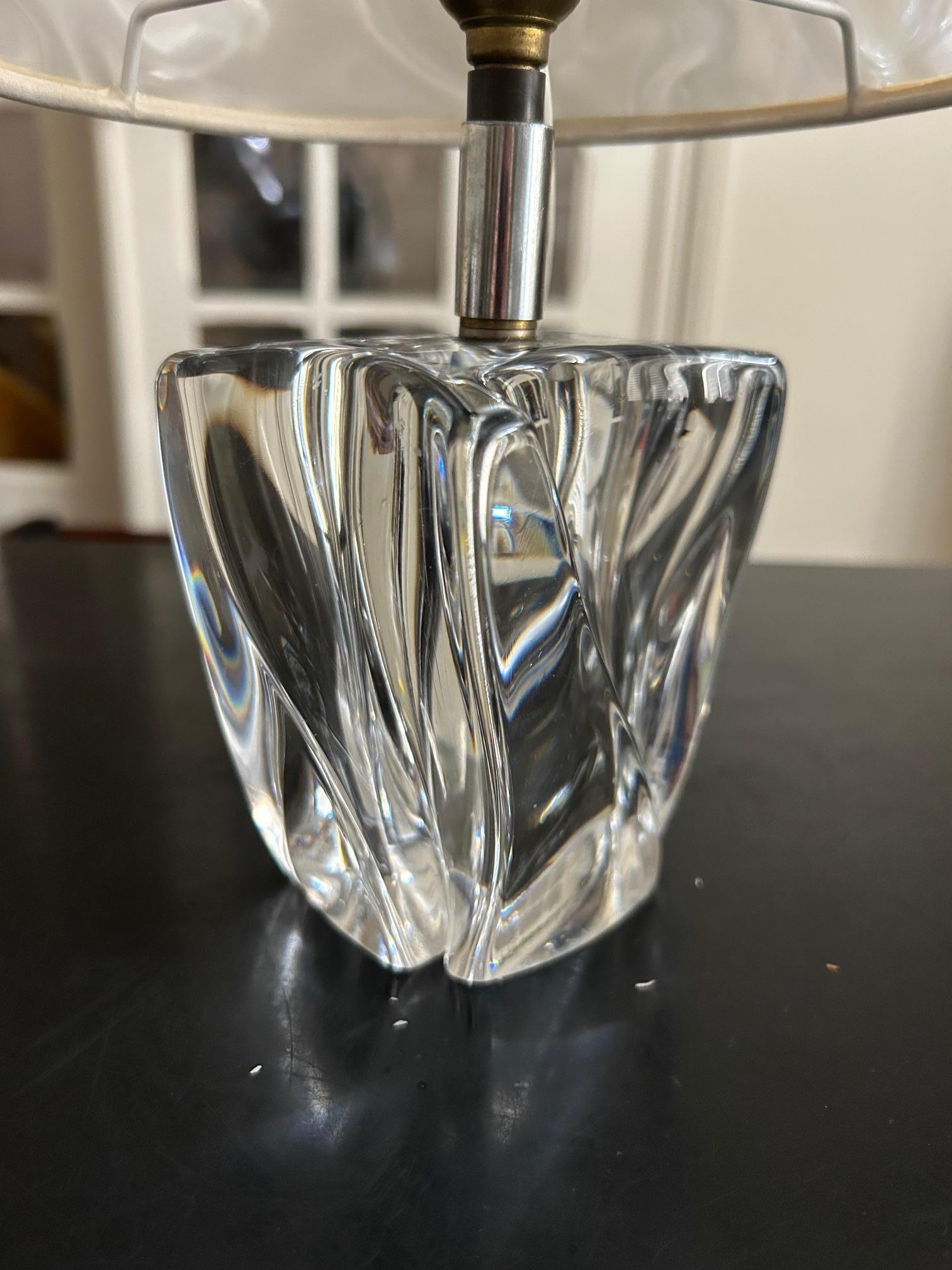 20ième siècle Daum crystal table lamp en vente