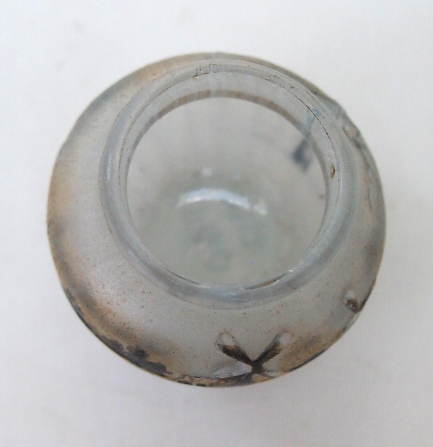 Début du 20ème siècle Daum Vase d'hiver hollandais en émail et camée découpé à l'acide Ultra-miniature -Français c1900