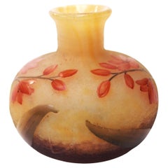 Vaso botanico con smalto e cammeo in vetro Daum - Francia, 1900 ca.