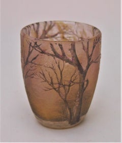 Daum Vase en verre émaillé et camée Miniature Winter Scene Français c1900