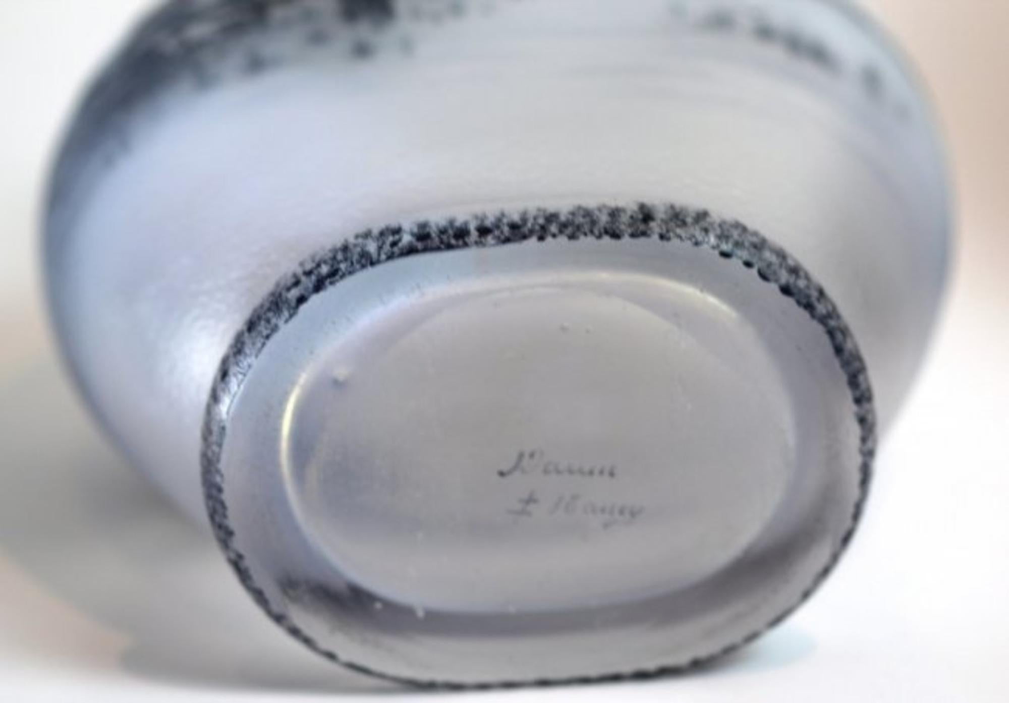 Fin du XIXe siècle Vase en verre émaillé et gravé à l'acide de Daum Nancy,  Paysage néerlandais  en vente