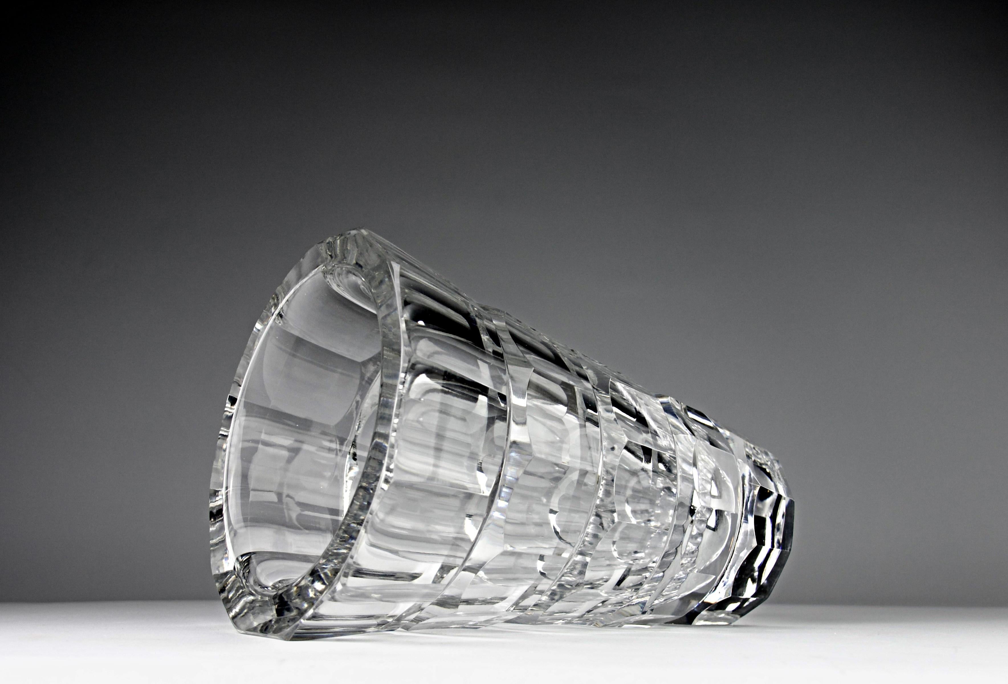 Daum, Faceted Vase, 1960s In Good Condition For Sale In PARIS, FR