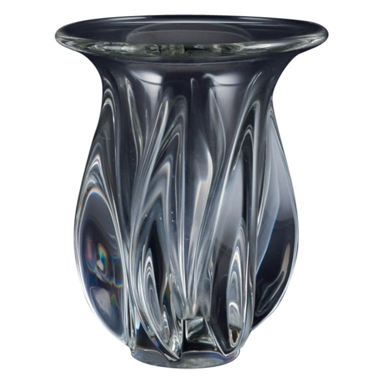 Daum, France. Art glass vase in crystal. Art Deco style. 1930s/40s