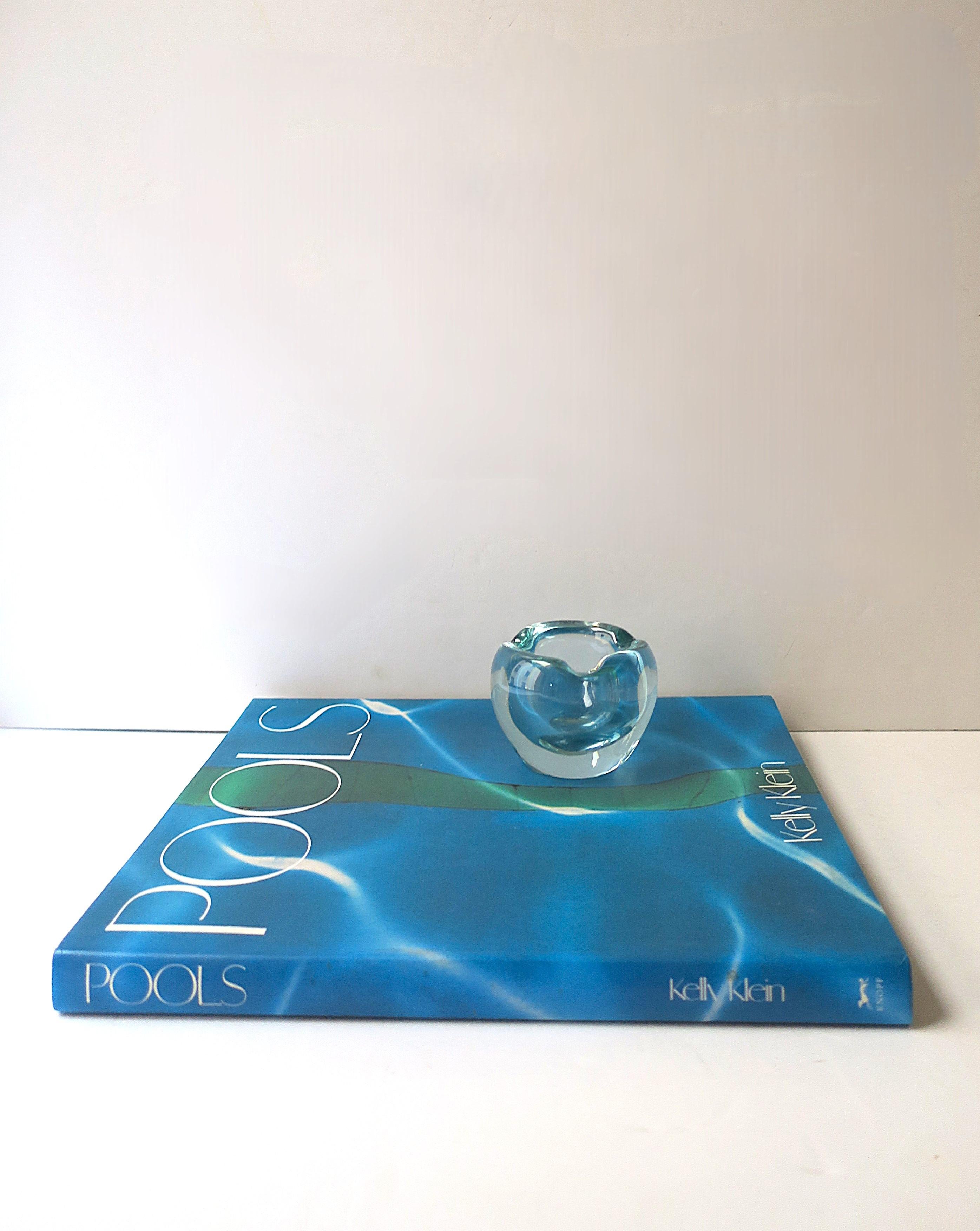 Daum France Crystal Bowl or Ashtray In Good Condition For Sale In New York, NY