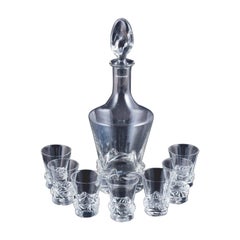 Daum, France, ensemble de liqueurs en cristal,  a carafe et sept verres à liqueur