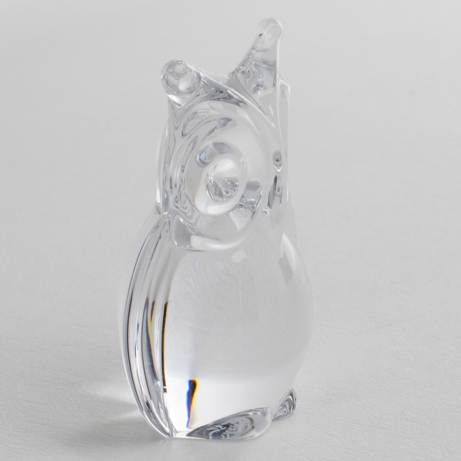 Français Presse-papiers ou sculpture décorative chouette en cristal de Daum France en vente