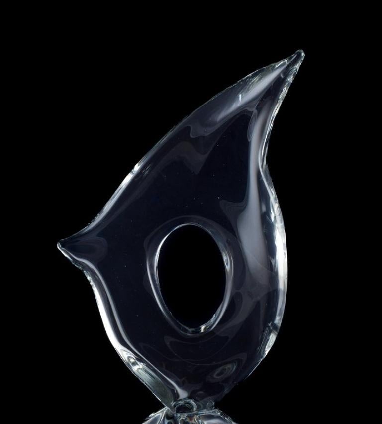 Daum, Francia. Grande scultura in vetro artistico trasparente.
Abstract/form A.
Circa 1960.
Condizioni perfette.
Dimensioni: H. 46,0 cm. x L. 25,0 cm. x P. 12,5 cm.


