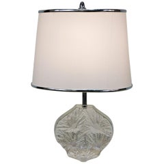 Lampe de bureau à base en cristal au design moderne de Daum France Lampe de bureau à base en cristal au design moderne de Daum France