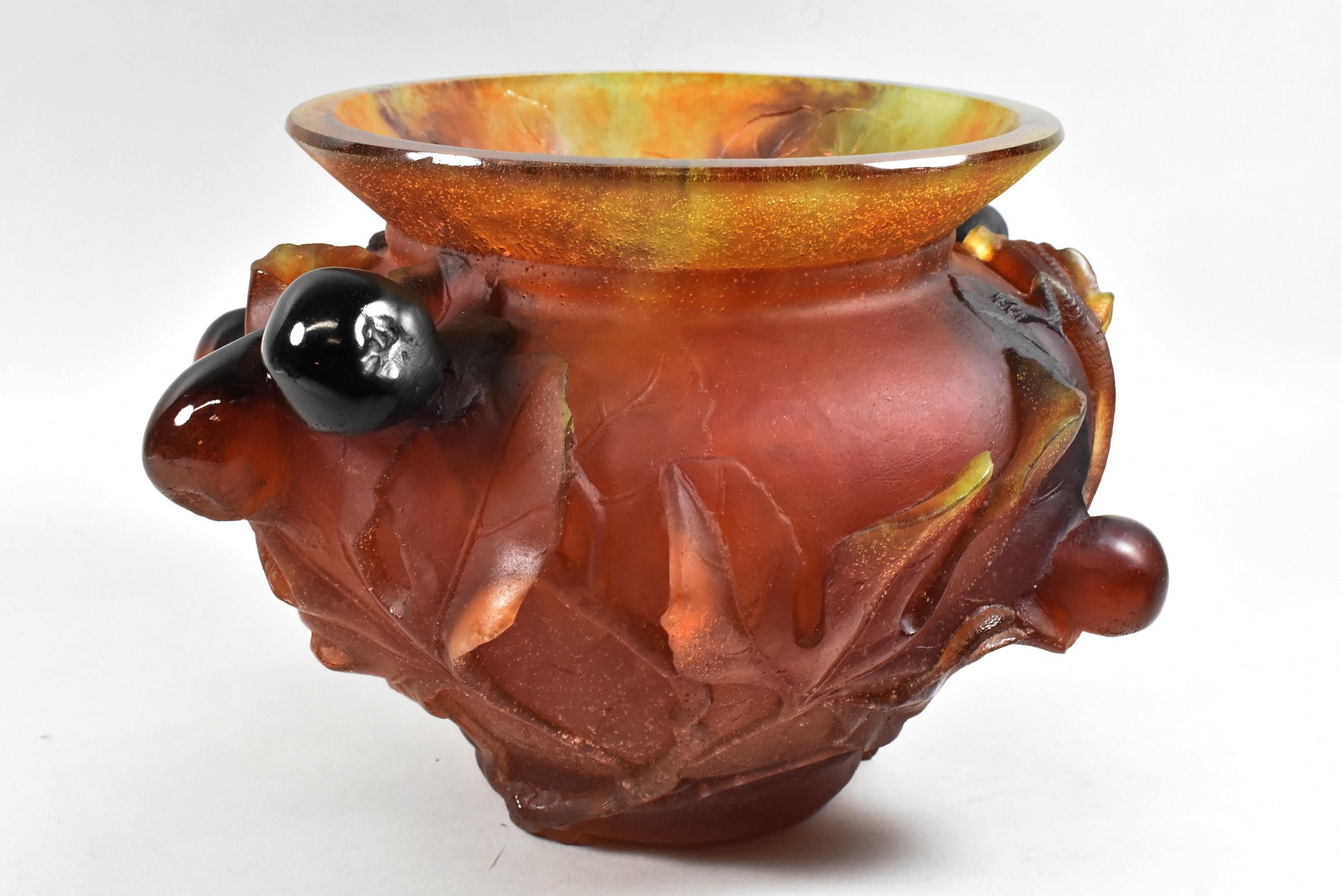 Daum France Pate de Verre Lizard Vase With Figs In Good Condition In Toledo, OH