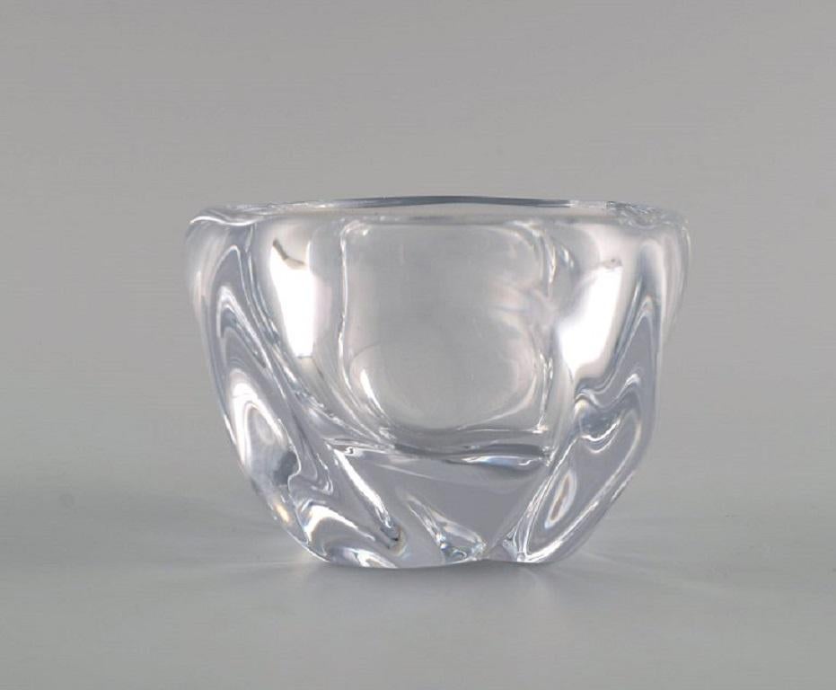 Daum, France. Small bowl in clear mouth-blown art glass. 
Mid-20th century.
Measures: 9.5 x 7 cm.
In excellent condition.
Signed.