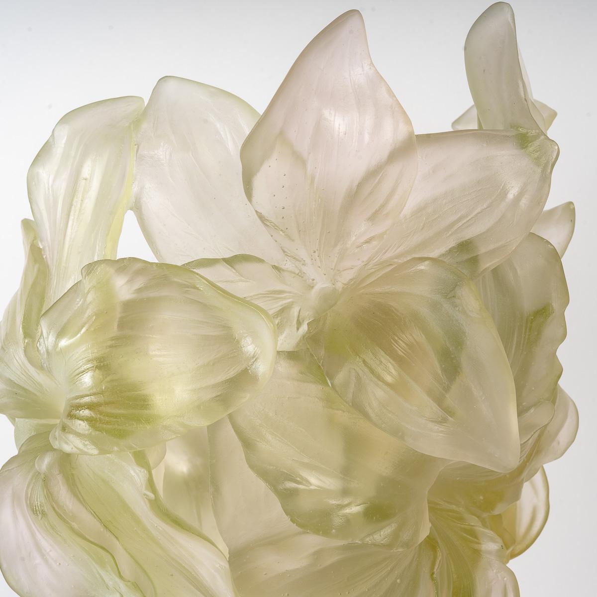 Daum France, Vase Magnum Amaryllis Crystal, Numbered Limited Edition New Boxed In Excellent Condition In Boulogne Billancourt, FR